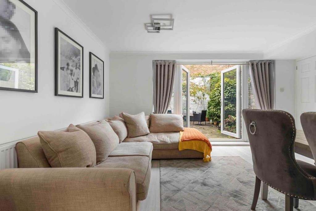 Little Venice Garden Apartment
