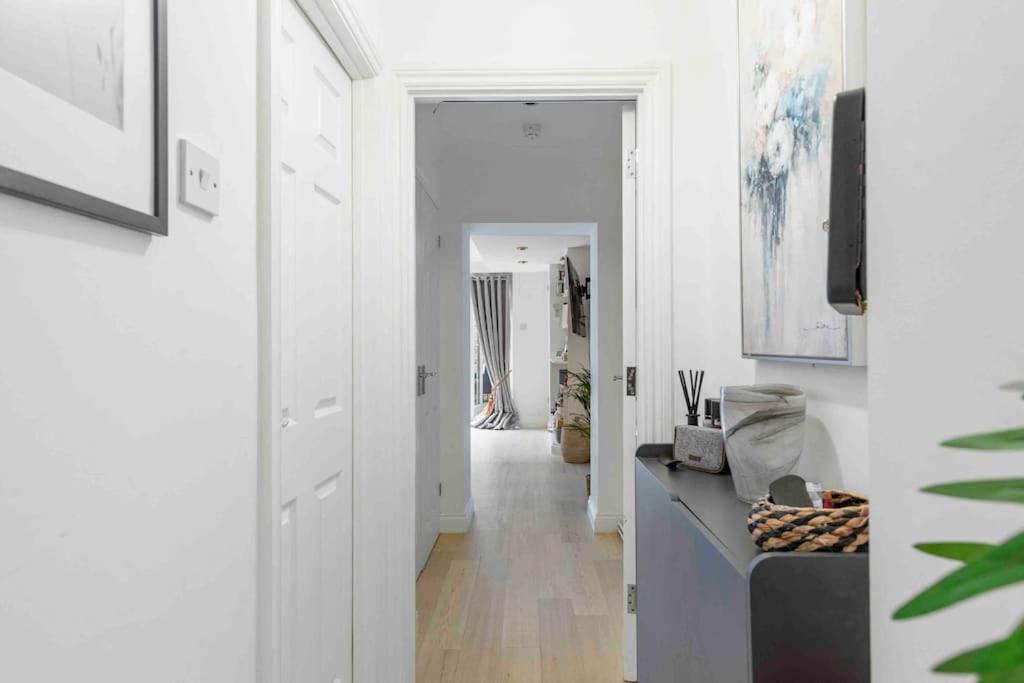 Little Venice Garden Apartment