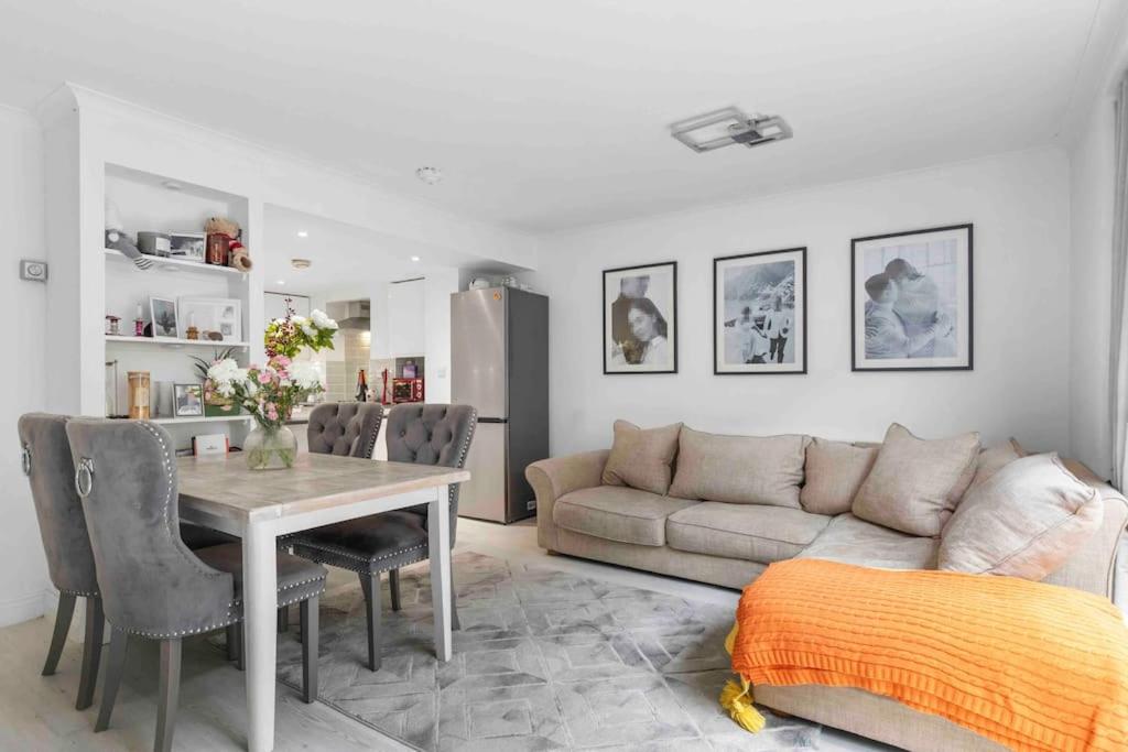 Little Venice Garden Apartment
