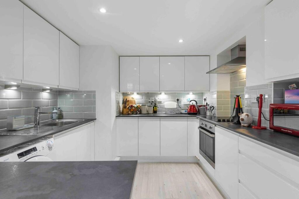 Little Venice Garden Apartment
