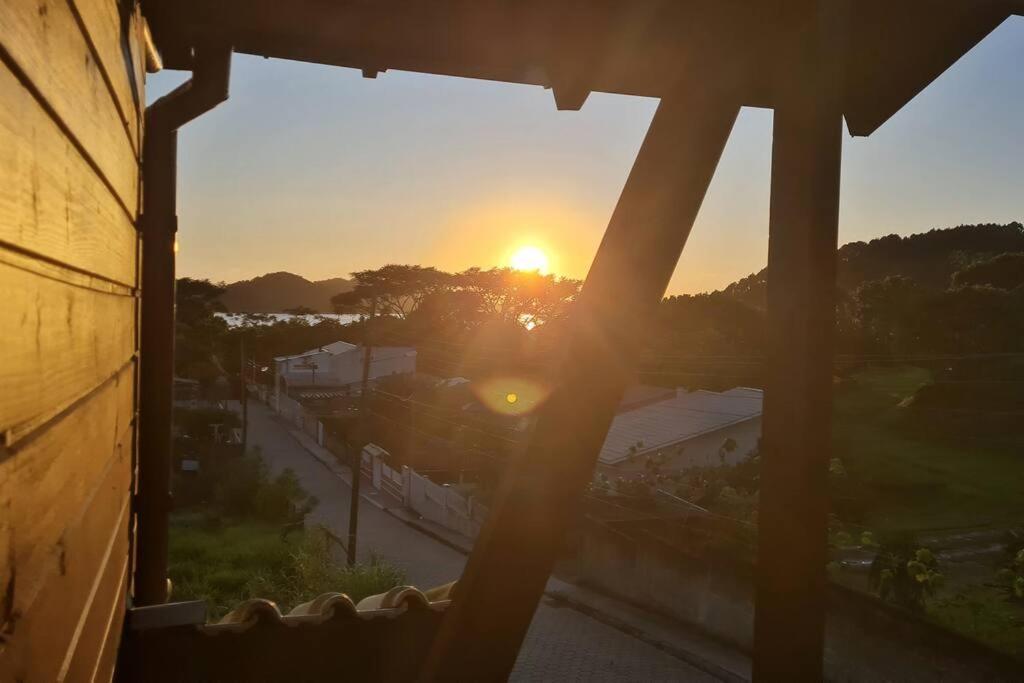 Casa de praia ampla e confortável em Governador Celso Ramos