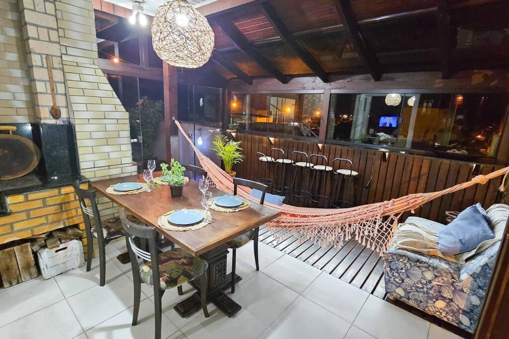 Casa de praia ampla e confortável em Governador Celso Ramos