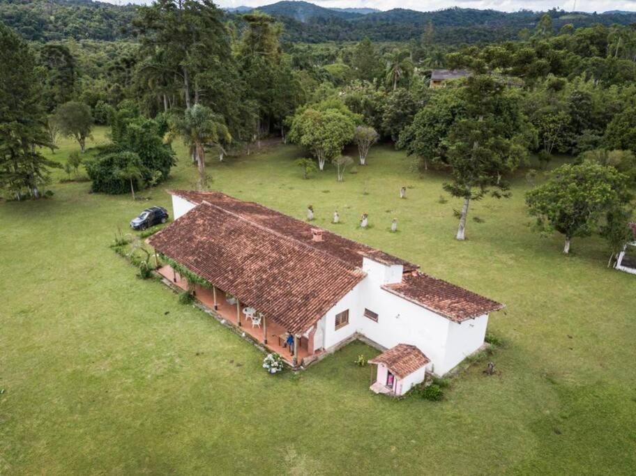Casa de Fazenda na Ecovila Sustentar, 38km de SP