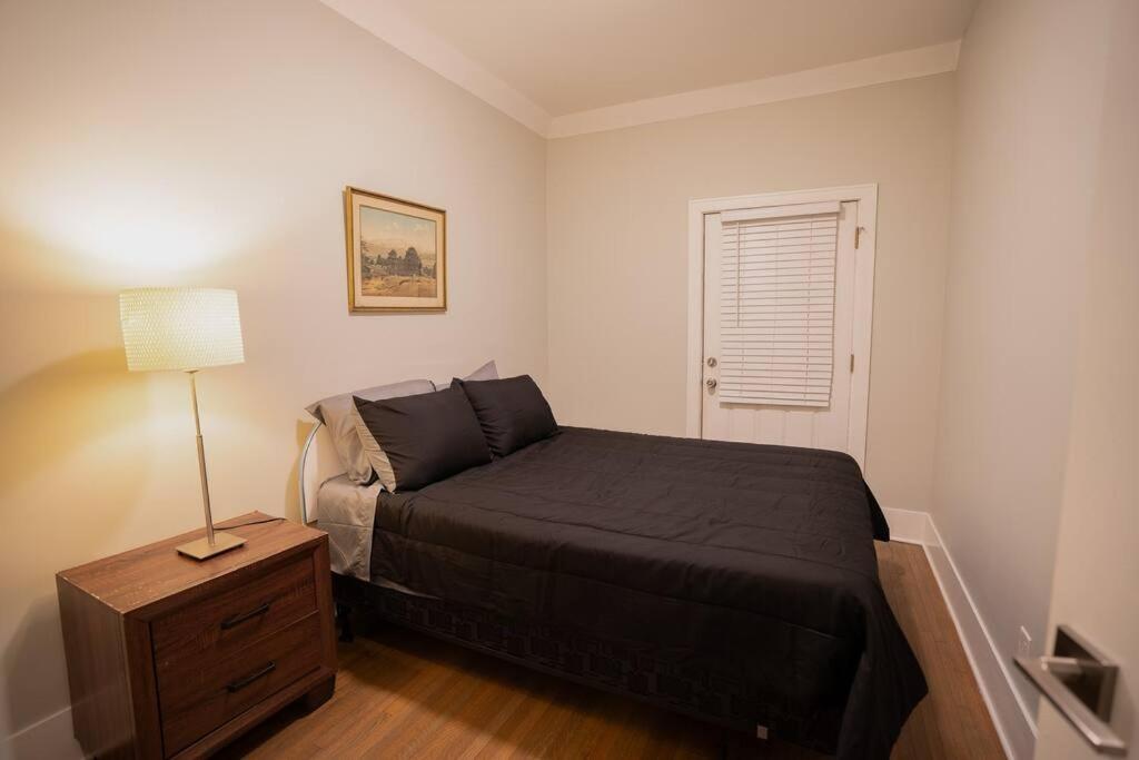 Chicago Vacations - Vibrant 4BR Haven in Historic Hyde Park, Near UChi - Property Image 23