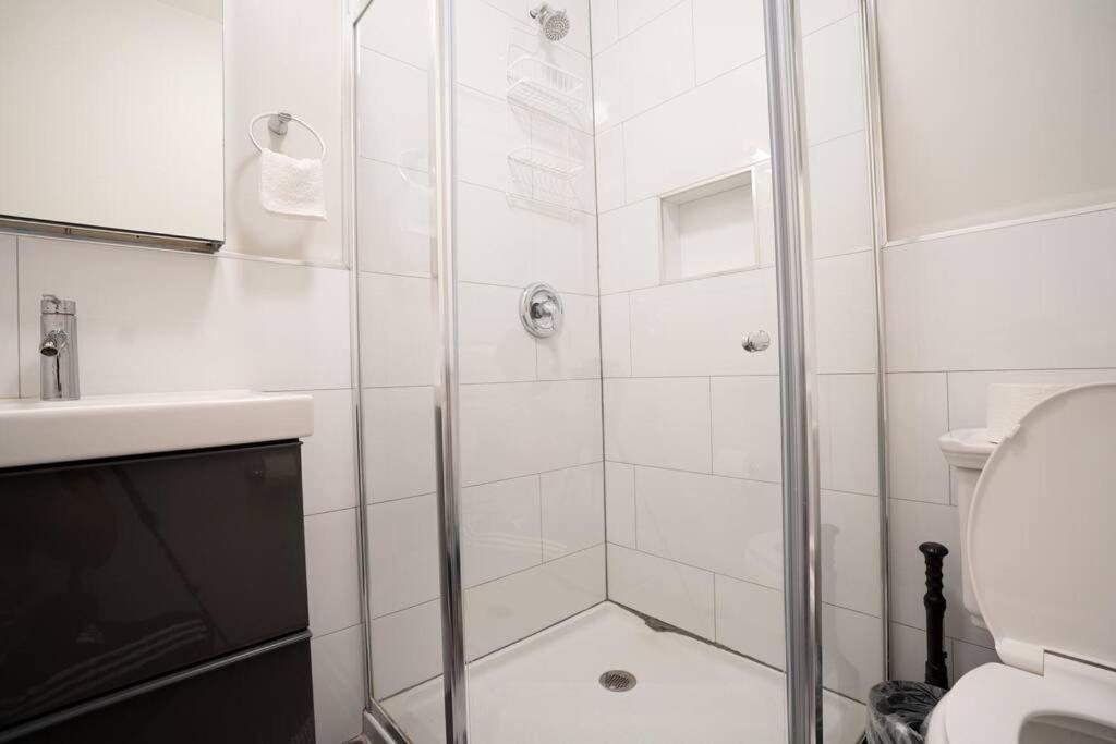 Chicago Vacations - Vibrant 4BR Haven in Historic Hyde Park, Near UChi - Property Image 19