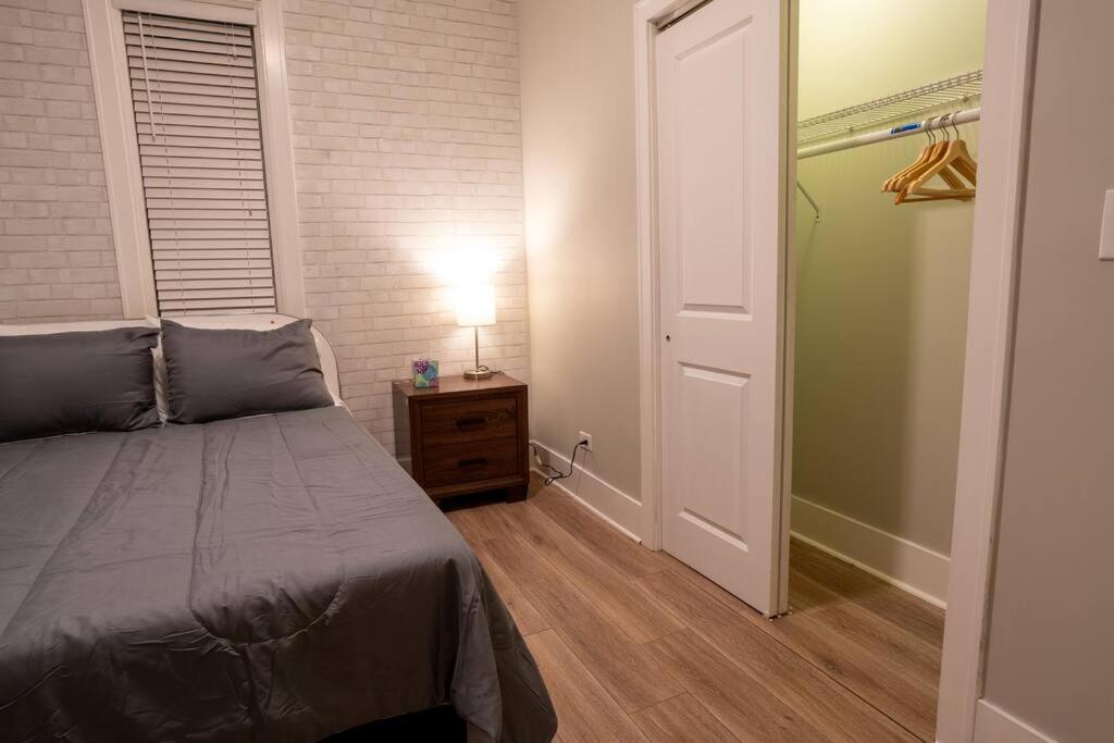 Chicago Vacations - Vibrant 4BR Haven in Historic Hyde Park, Near UChi - Property Image 16