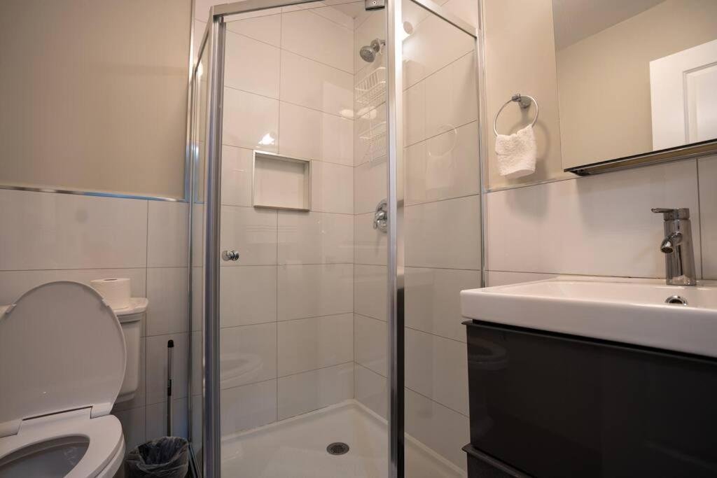 Chicago Vacations - Vibrant 4BR Haven in Historic Hyde Park, Near UChi - Property Image 14