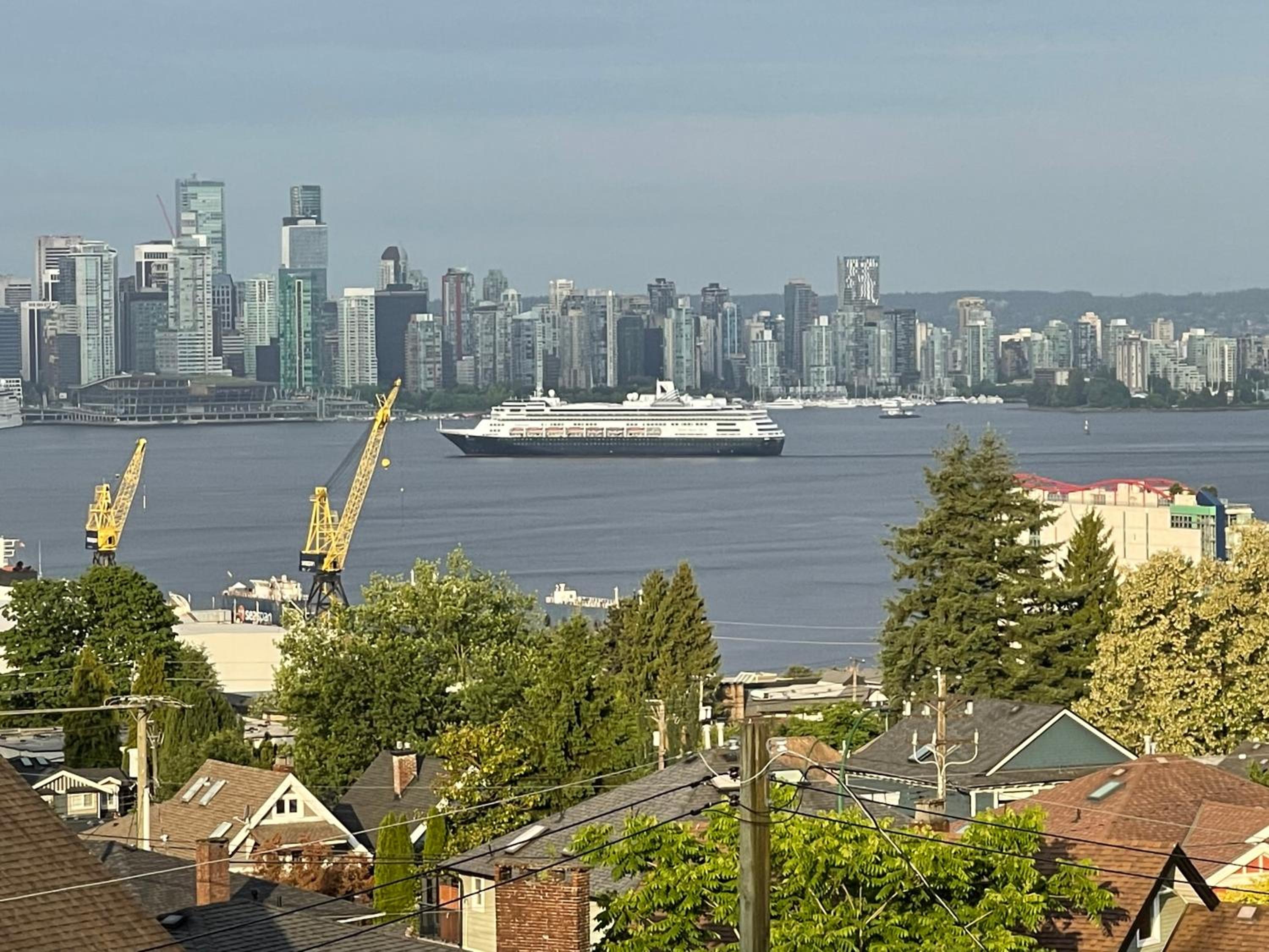 Downtown N. Vancouver Lane home