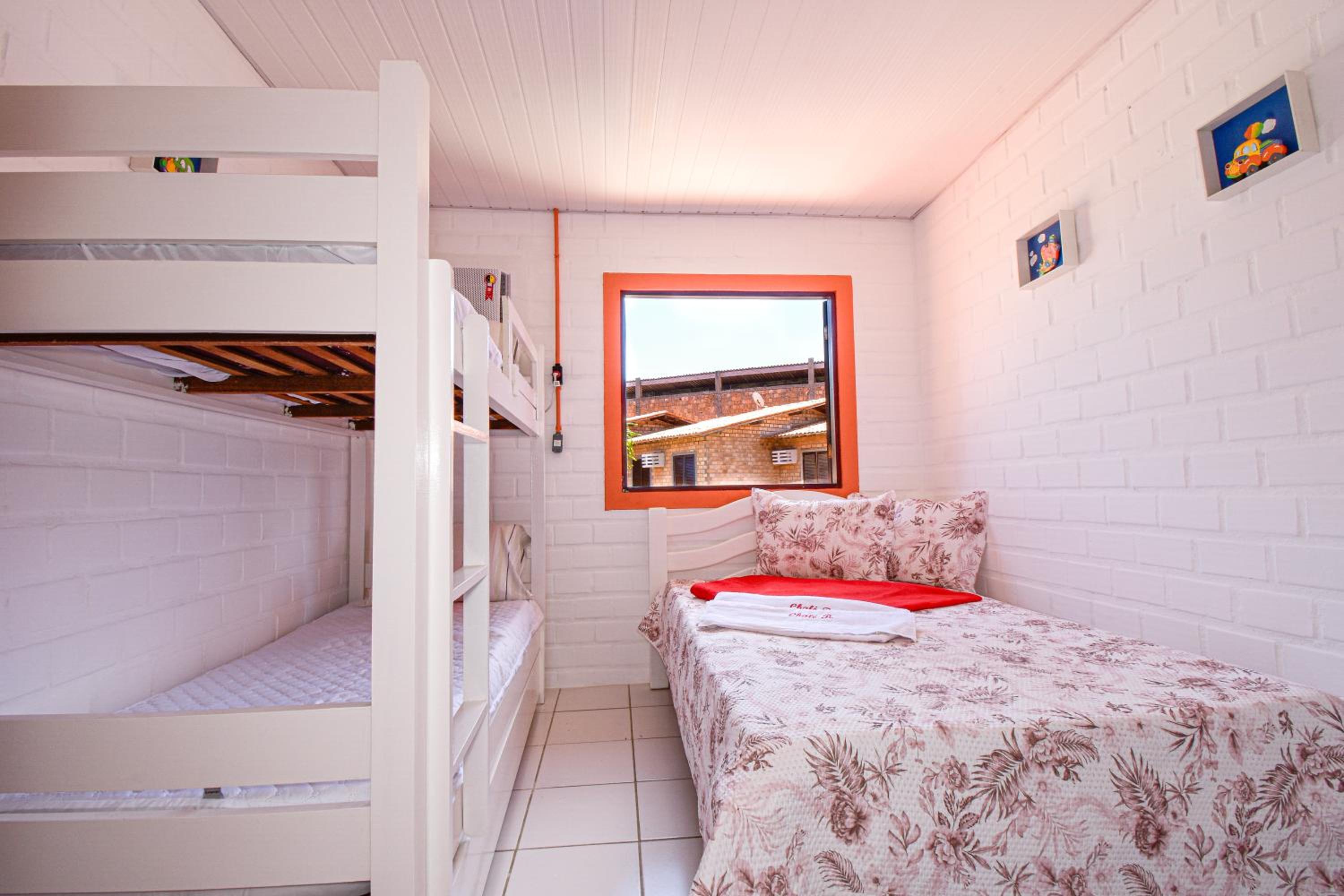casa pé na areia, ao lado do caminho de moises