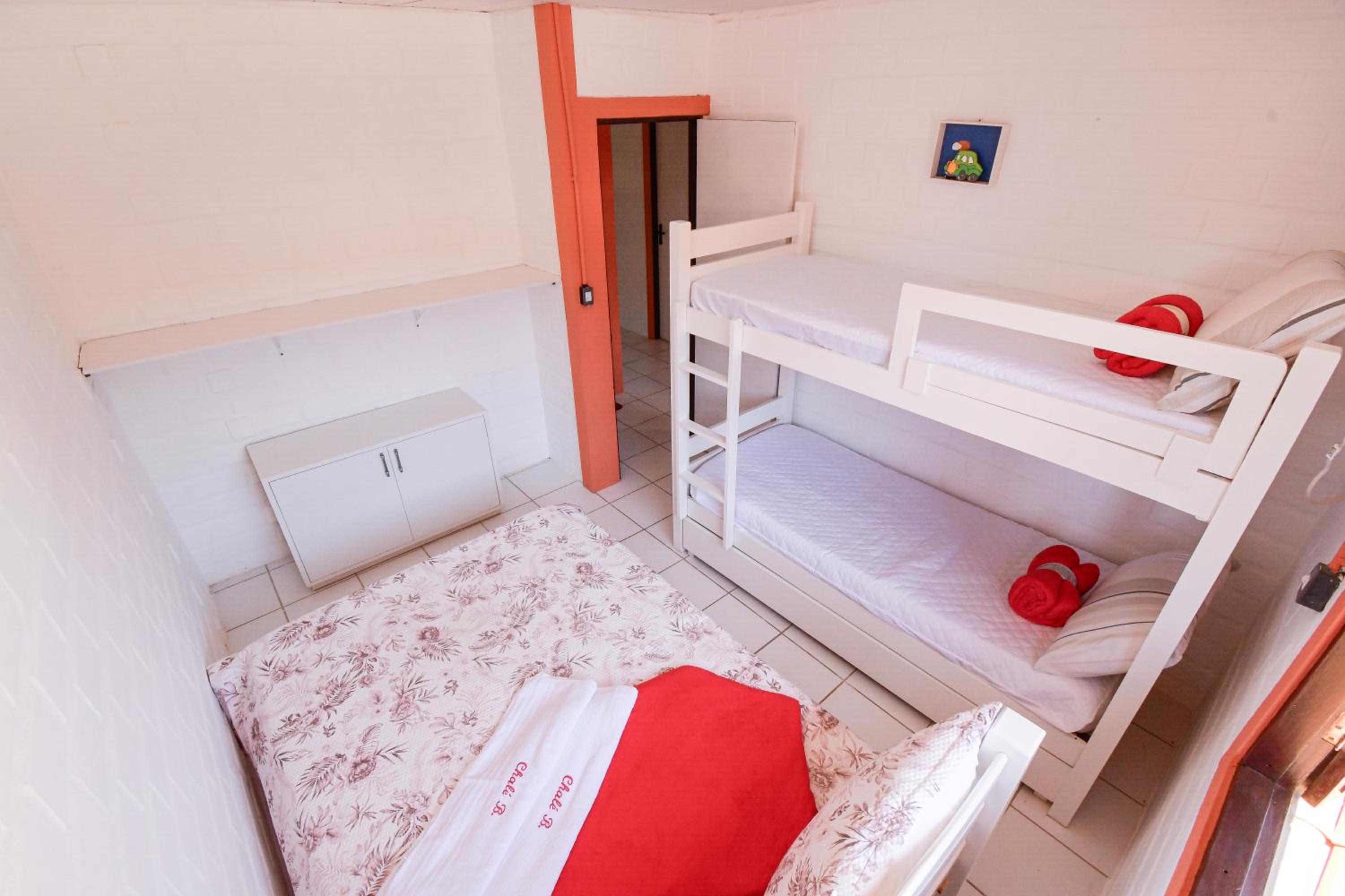 casa pé na areia, ao lado do caminho de moises