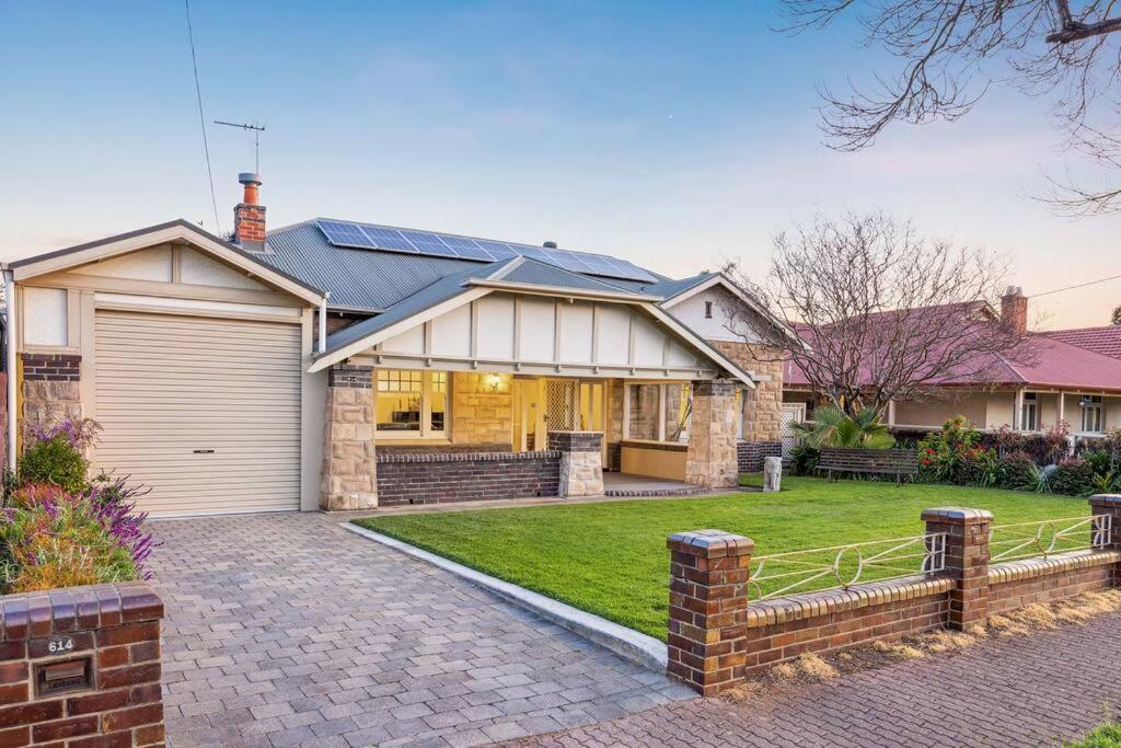 Glenelg Beach Bungalow