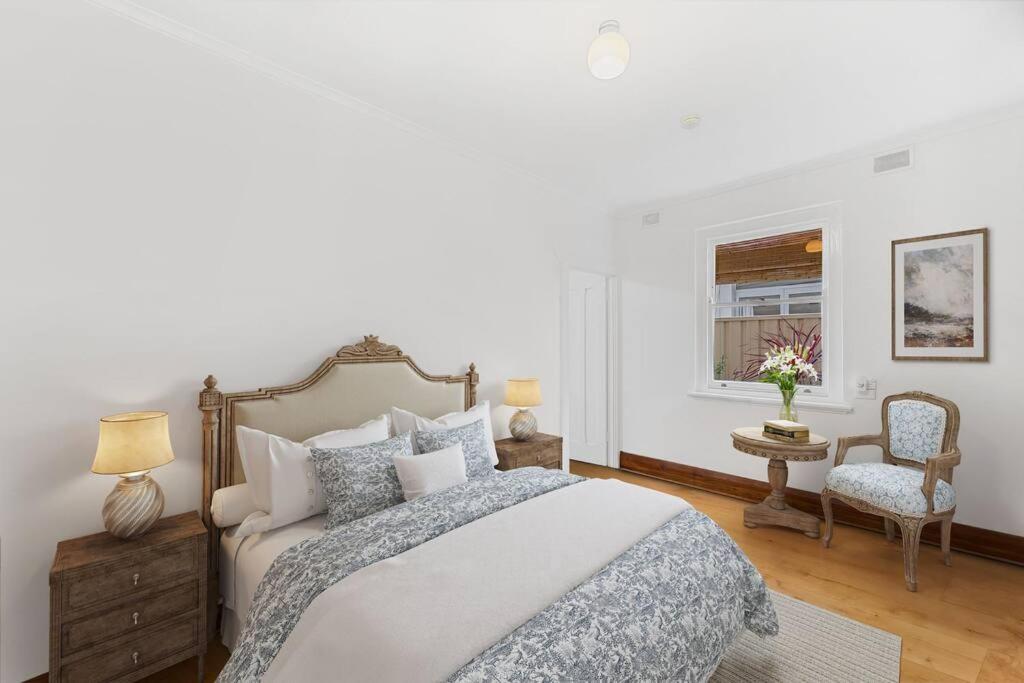 Glenelg Beach Bungalow