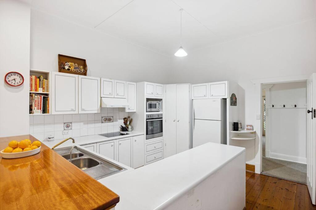 Glenelg Beach Bungalow