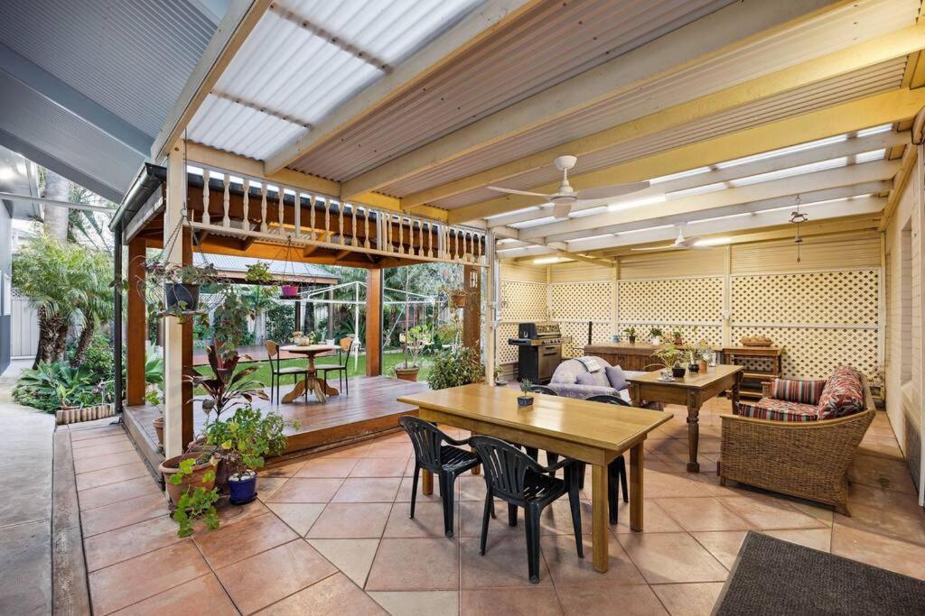 Glenelg Beach Bungalow