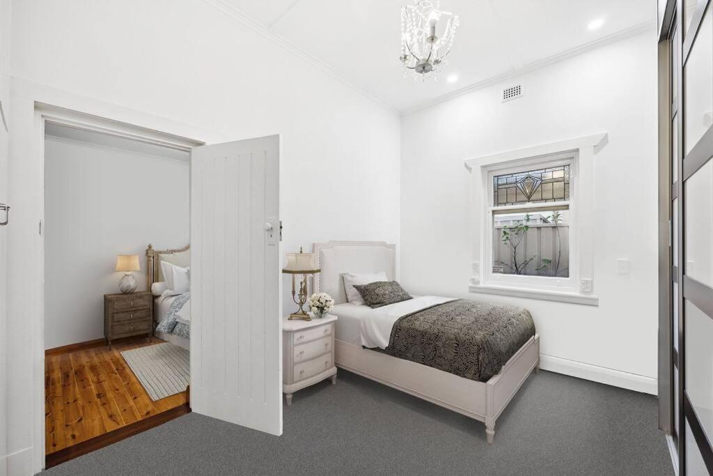 Glenelg Beach Bungalow