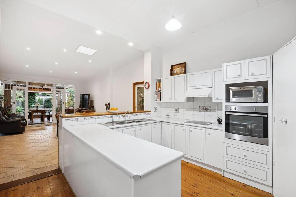 Glenelg Beach Bungalow