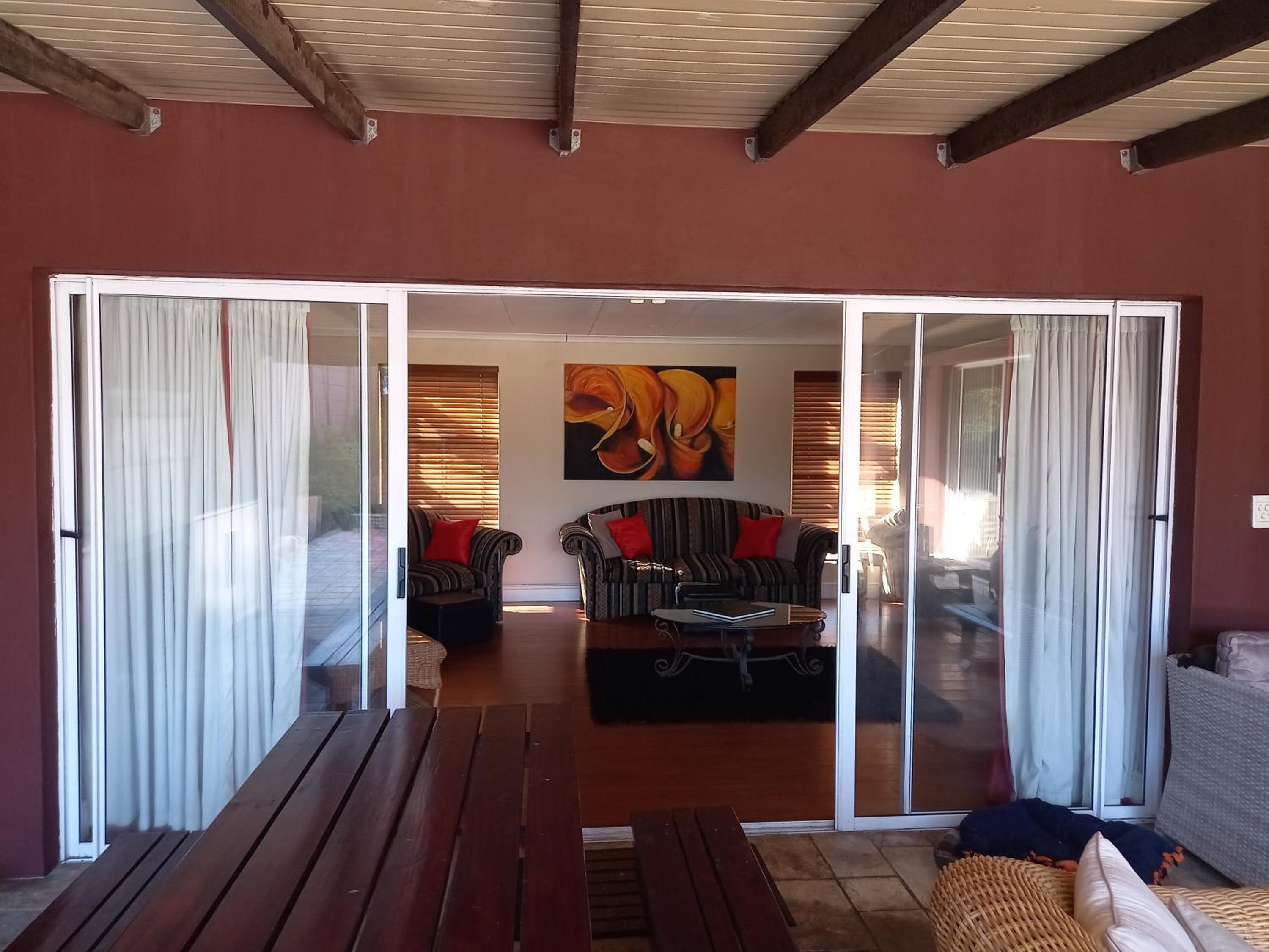 PHAT Joe's Accommodation view 3