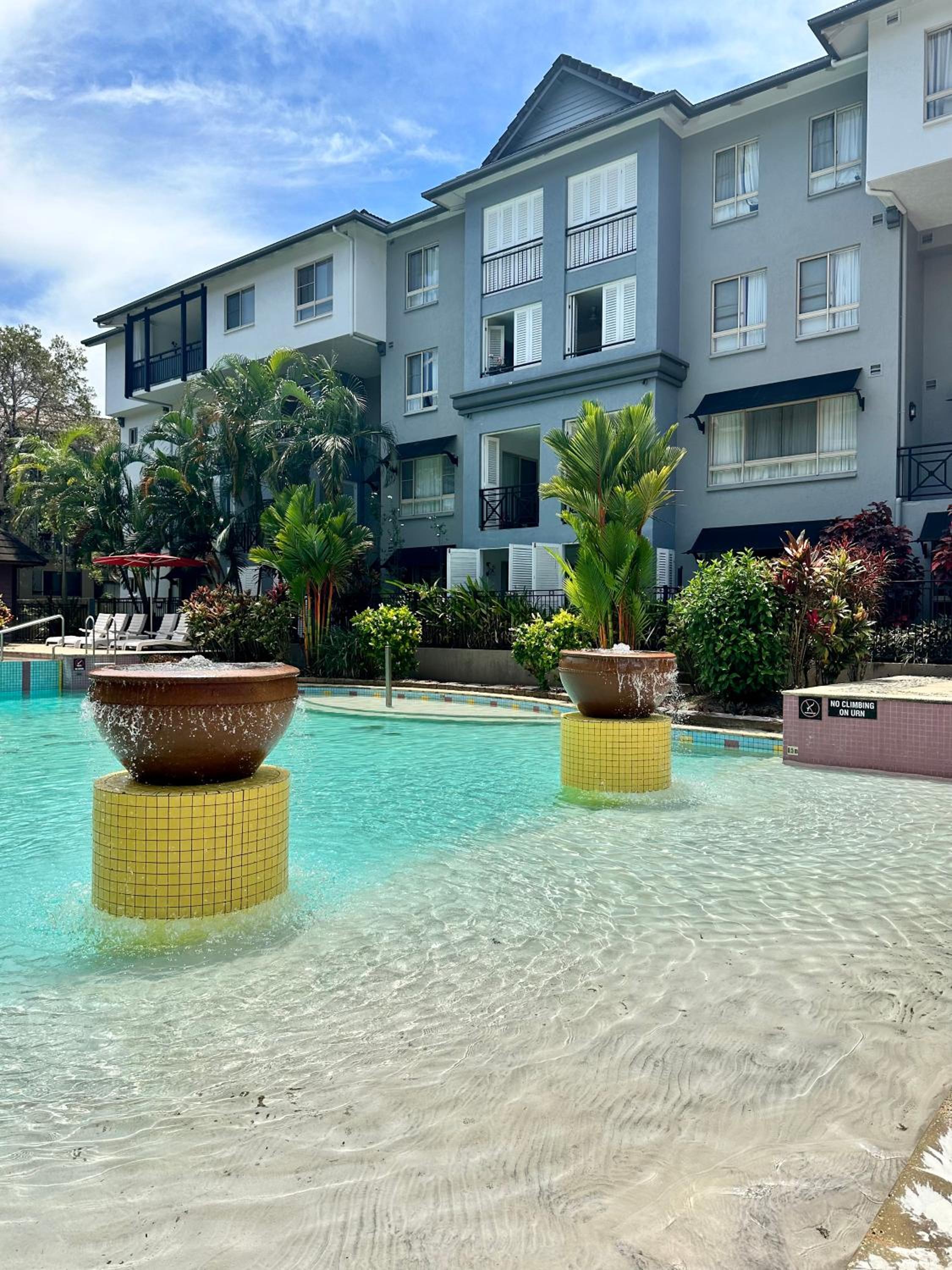 Luxury 2 Bedroom apartment, Treetop views, Resort with 4 swimming pools - Image 5