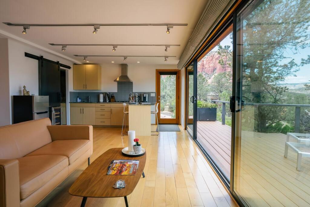As Seen in Conde Nast Traveler - Modern Luxury - Epic Red Rock Views - Private Trail Access - Sauna, Steam Room, Hot Tub, Pool and Wellness Services view 3