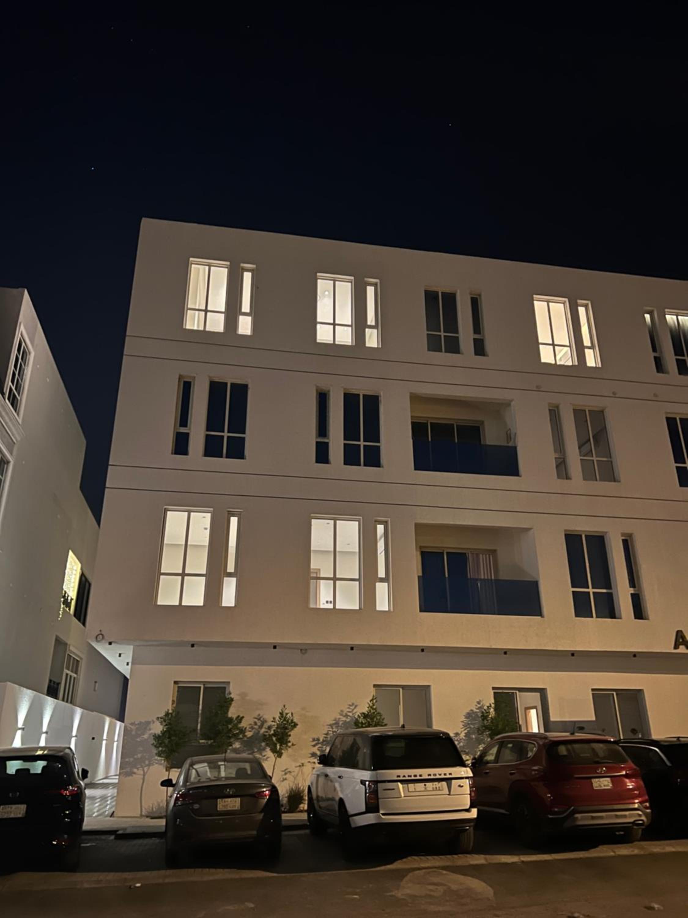 Hotel Studio with balcony at al-malqa - Image 1