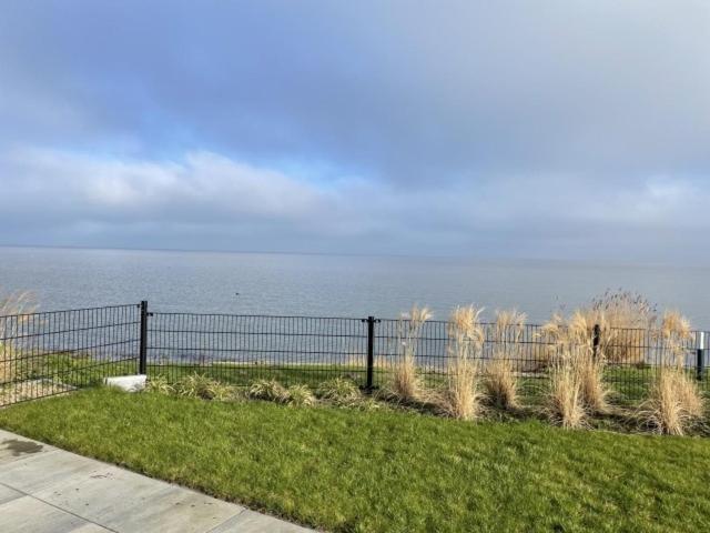 Enkhuizer Strand Chalet Beach Oase Erste Reihe mit Zaun Haus Nr 248 view 2
