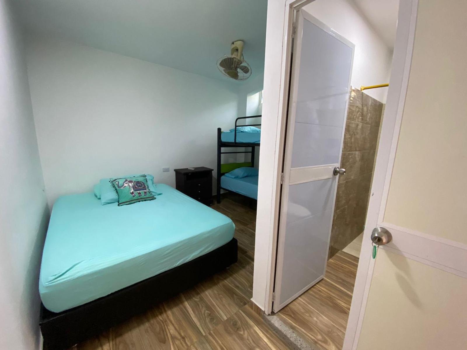 Isabella Habitaciones y aptos cerca del Aeropuerto y Playa