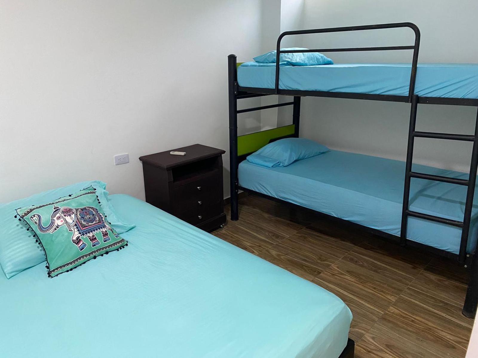 Isabella Habitaciones y aptos cerca del Aeropuerto y Playa