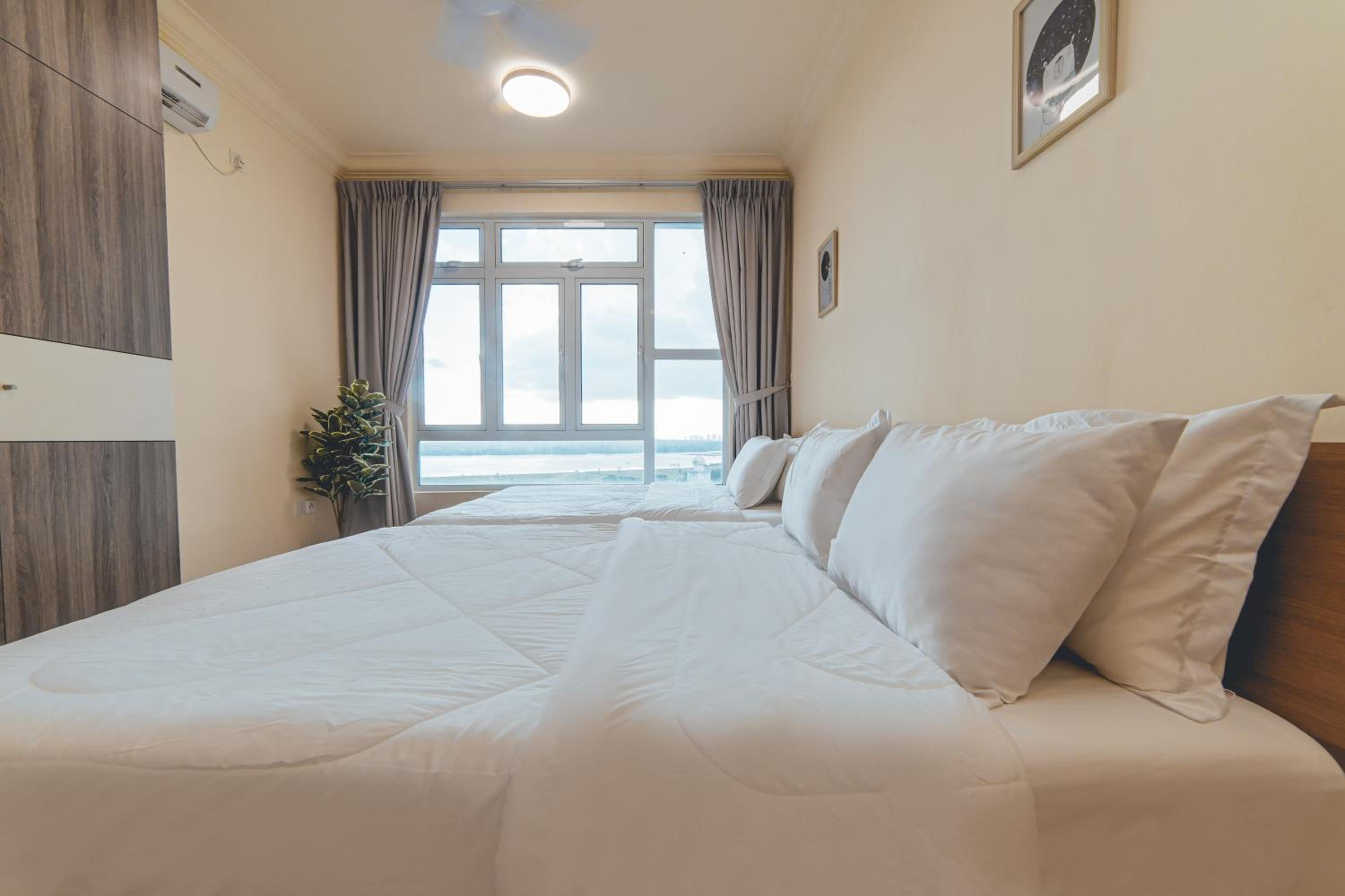 GoldenSand Seaview 6pax 2BR MUJI by Our Stay