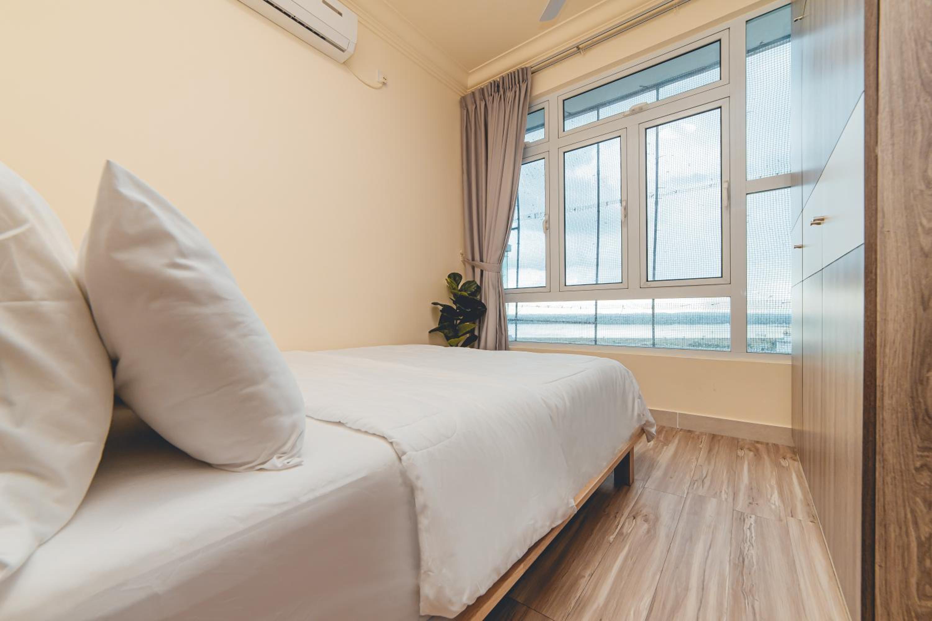 GoldenSand Seaview 6pax 2BR MUJI by Our Stay