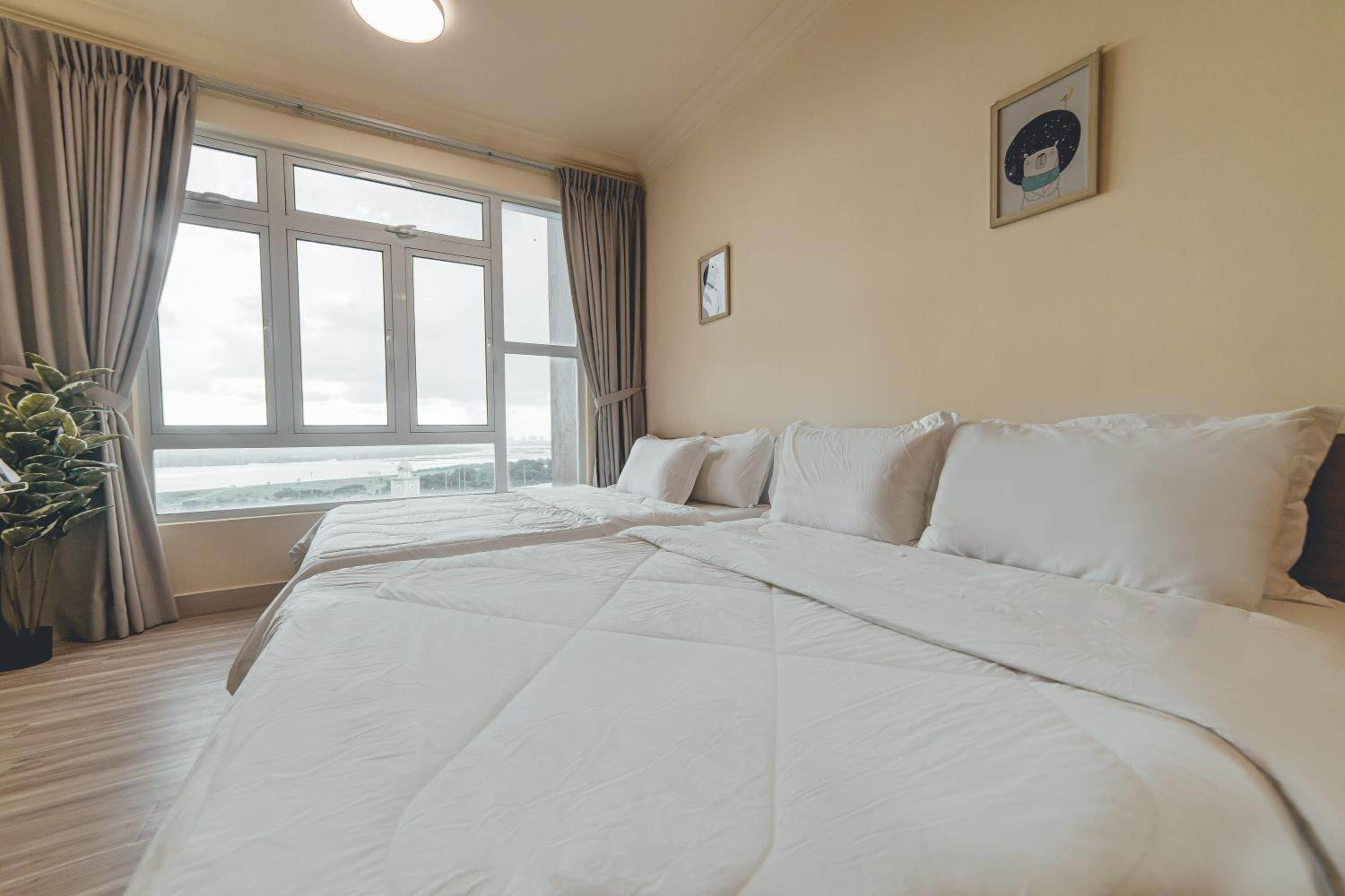 GoldenSand Seaview 6pax 2BR MUJI by Our Stay
