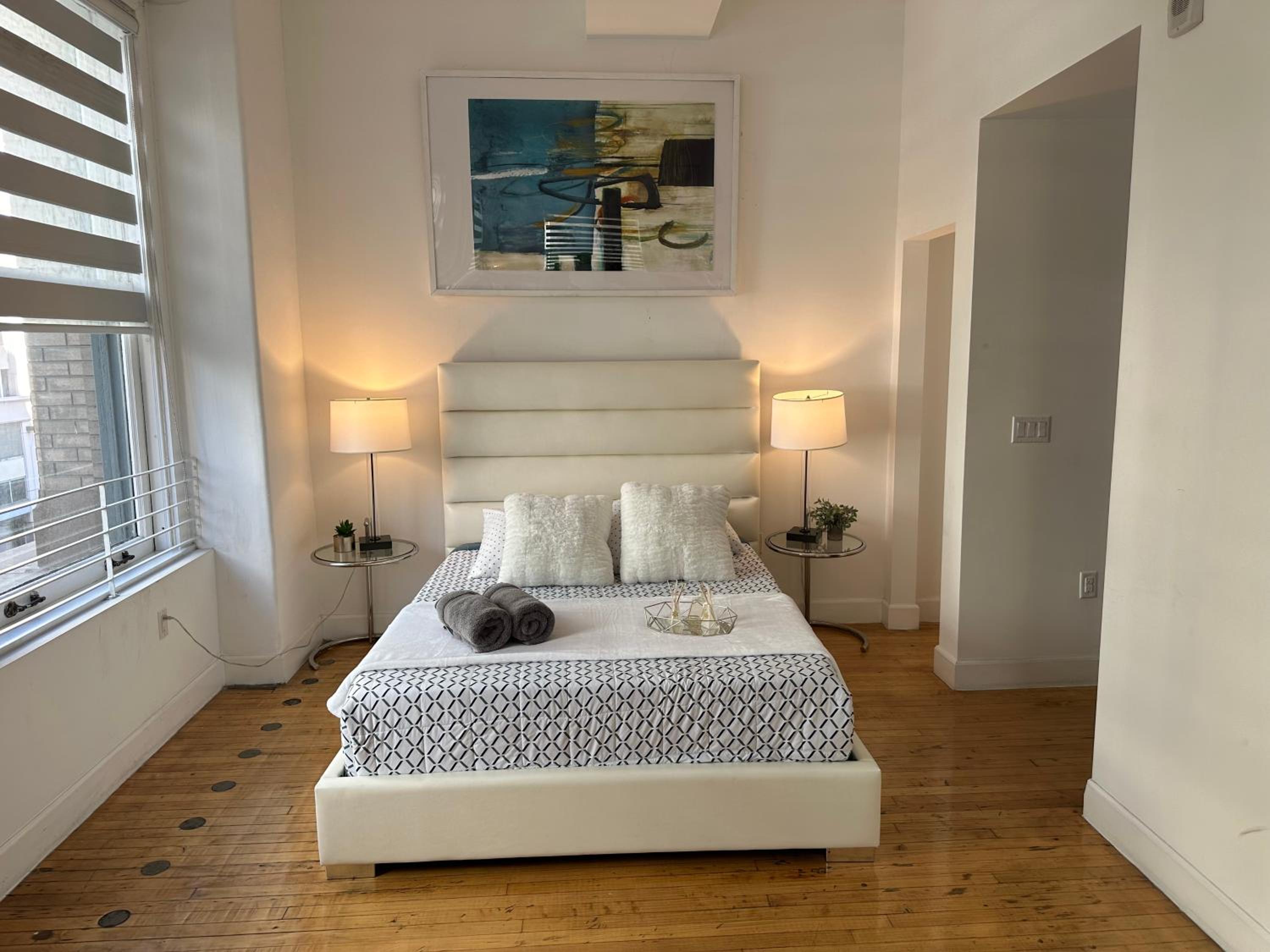 One Lux Stay HWH Downtown Los Angeles