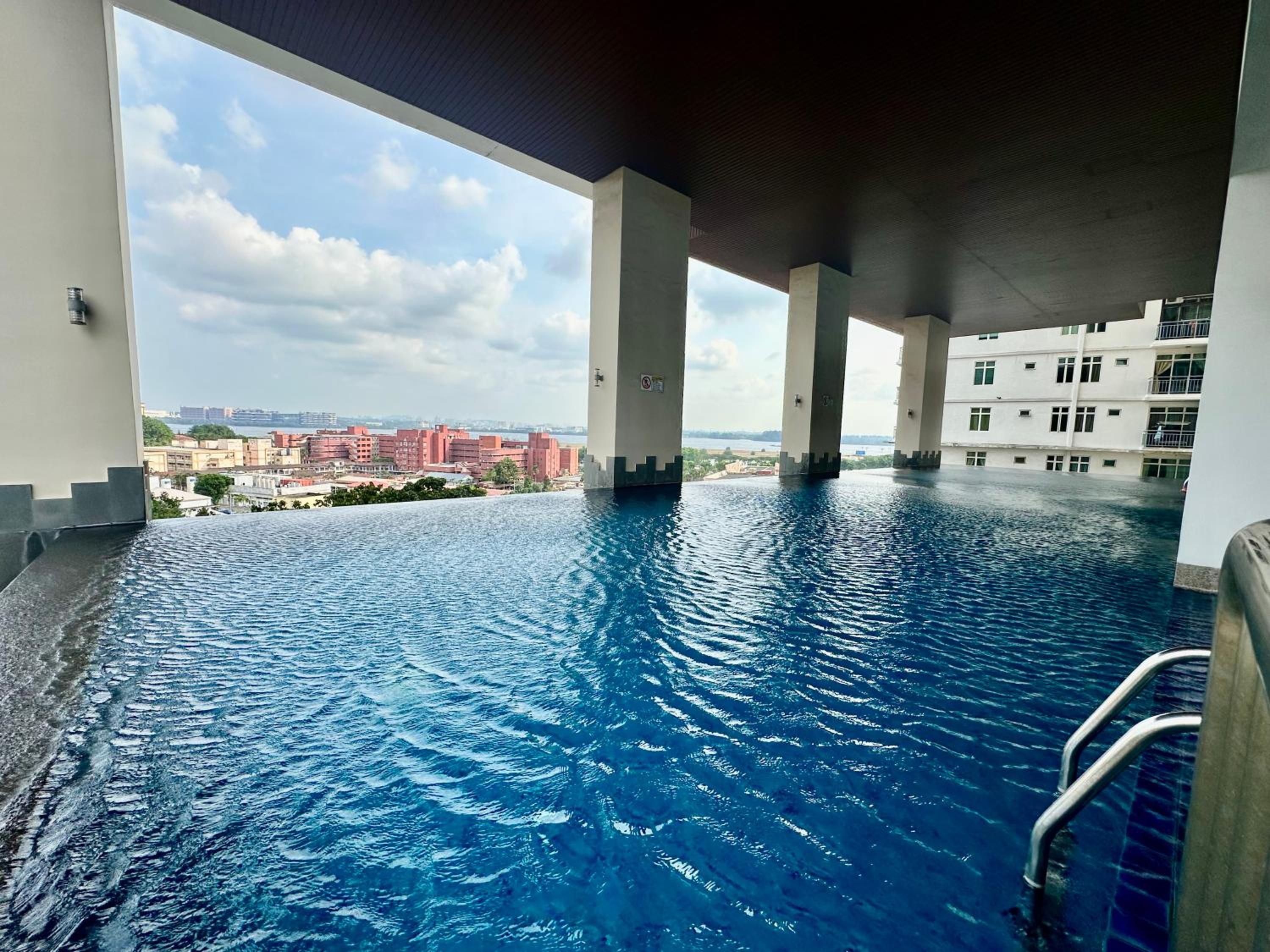 GoldenSand Seaview 6pax 2BR MUJI by Our Stay