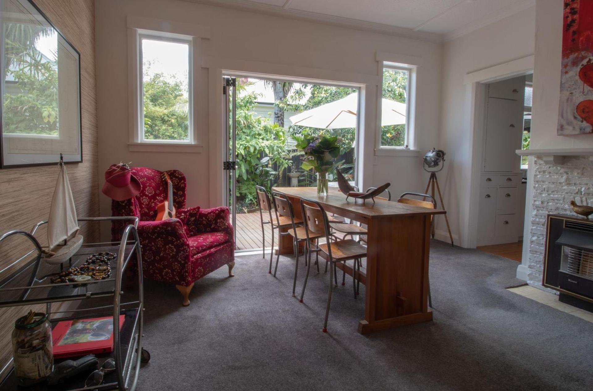 Bungalow Eight - 1930s charm near Pukekura Park
