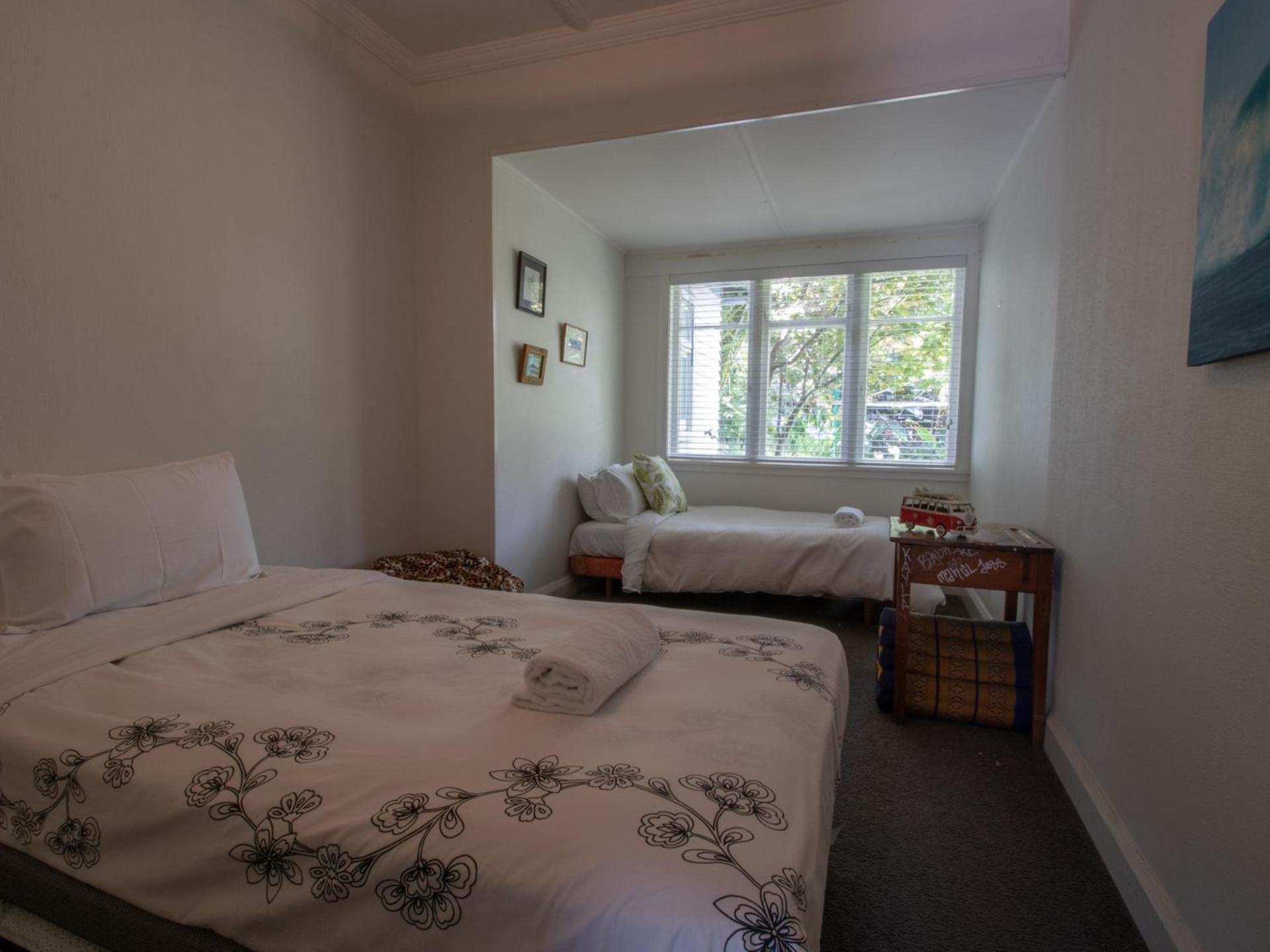 Bungalow Eight - 1930s charm near Pukekura Park