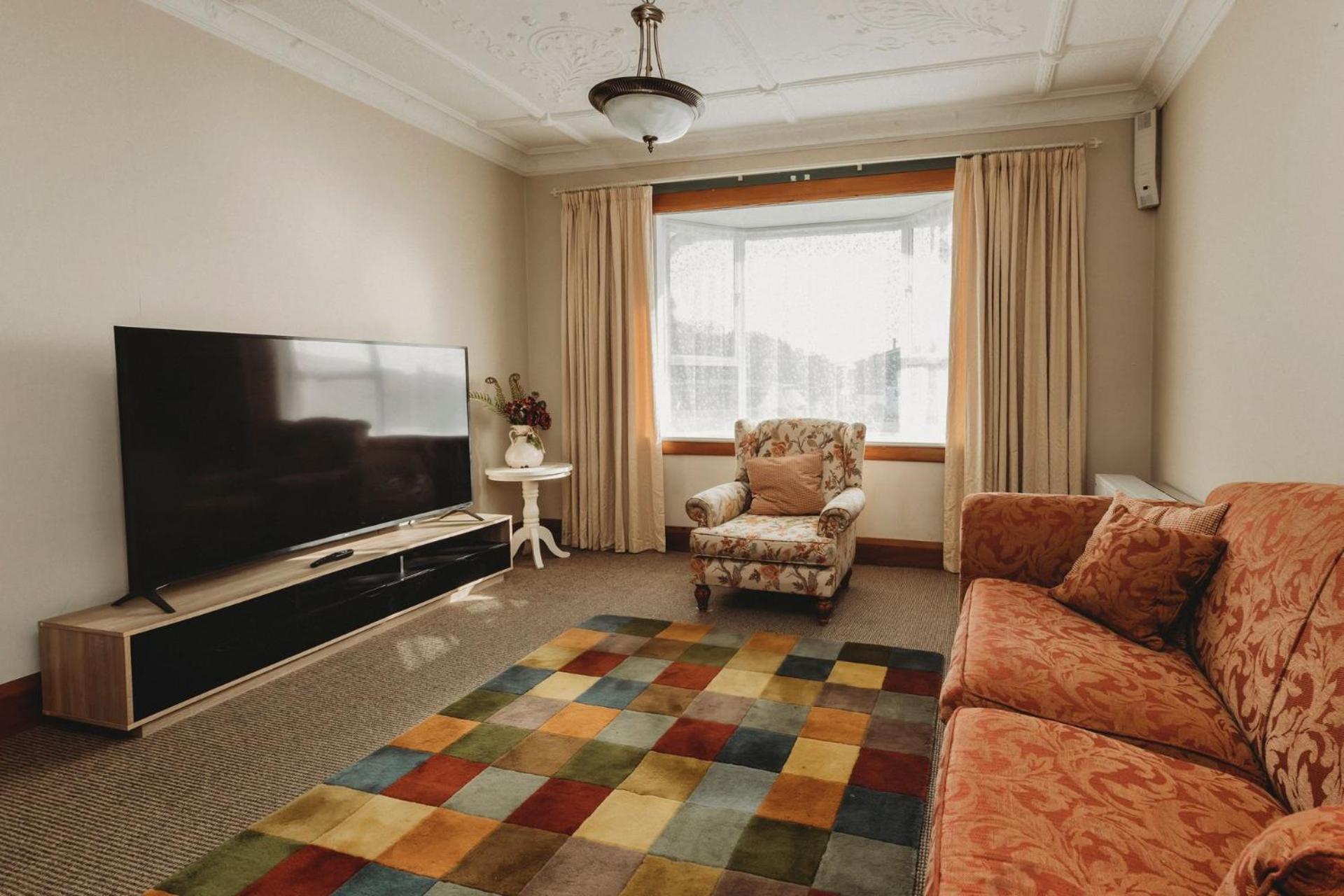Central One Fifty Five - character home near CBD