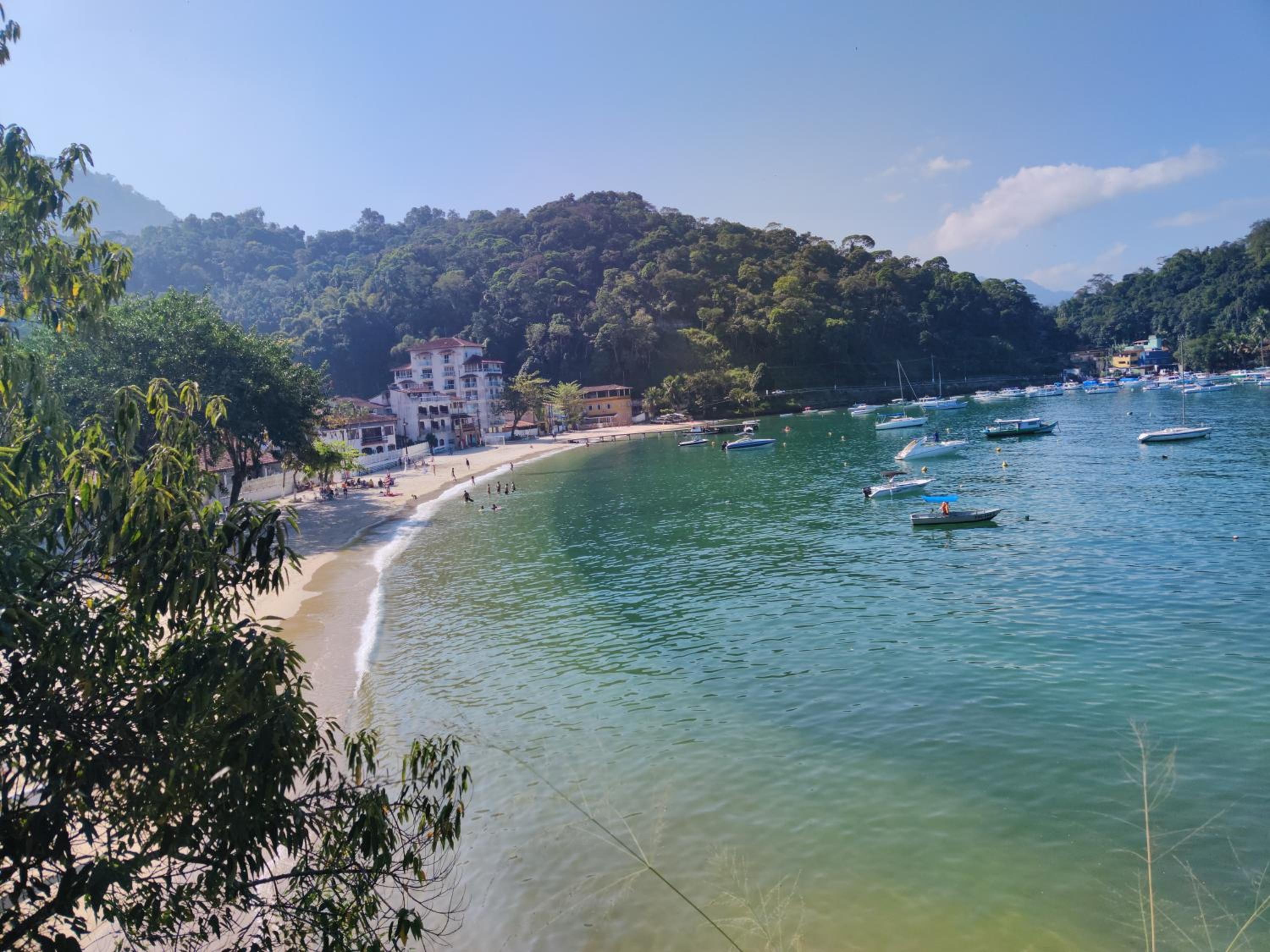 Cobertura frente mar , um andar , na Marina Piratas com estacionamento