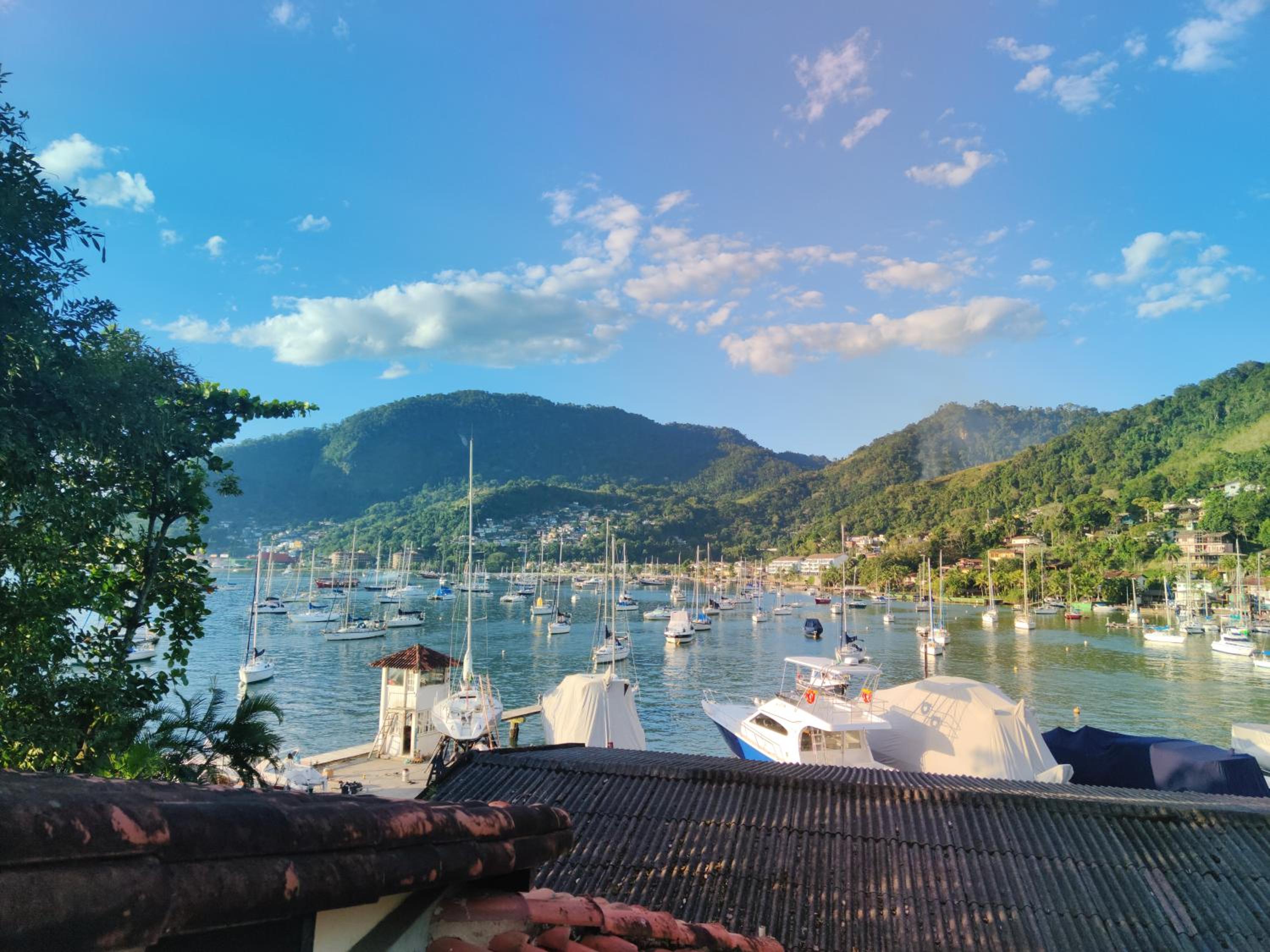 Cobertura frente mar , um andar , na Marina Piratas com estacionamento