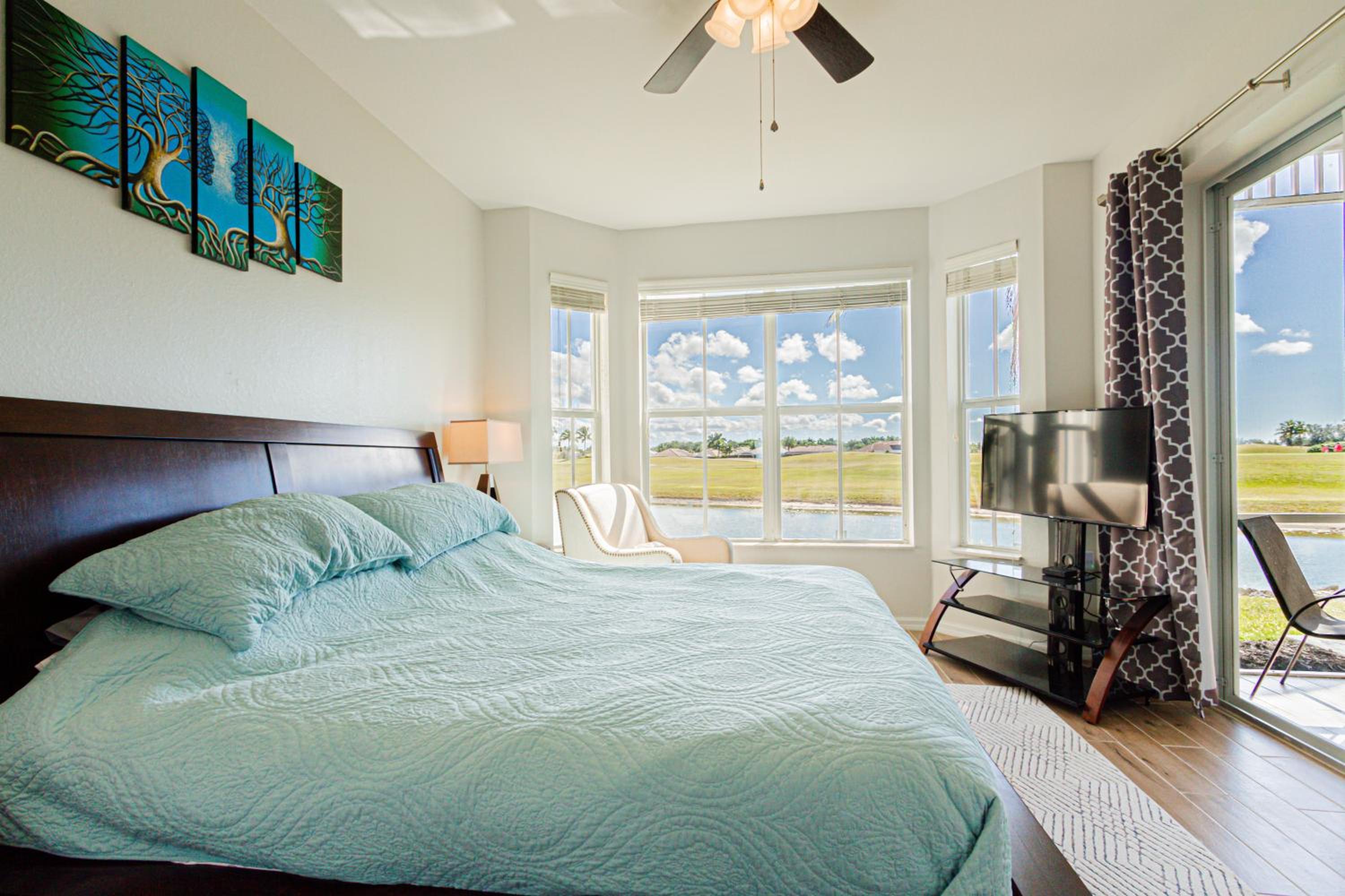 Greenlinks at Lely Luxury Purple Orchid Fully Renovated Modern 1st floor 3bdr Golf Resort Villa view 3