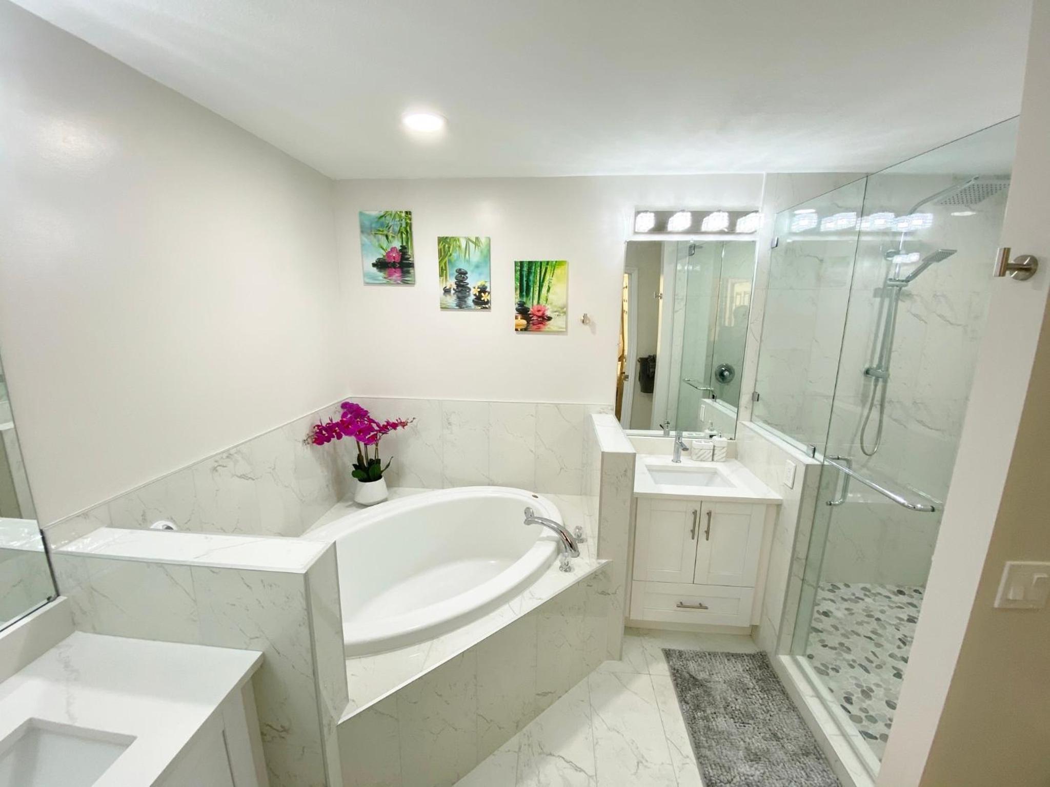 Greenlinks at Lely Luxury Purple Orchid Fully Renovated Modern 1st floor 3bdr Golf Resort Villa view 5