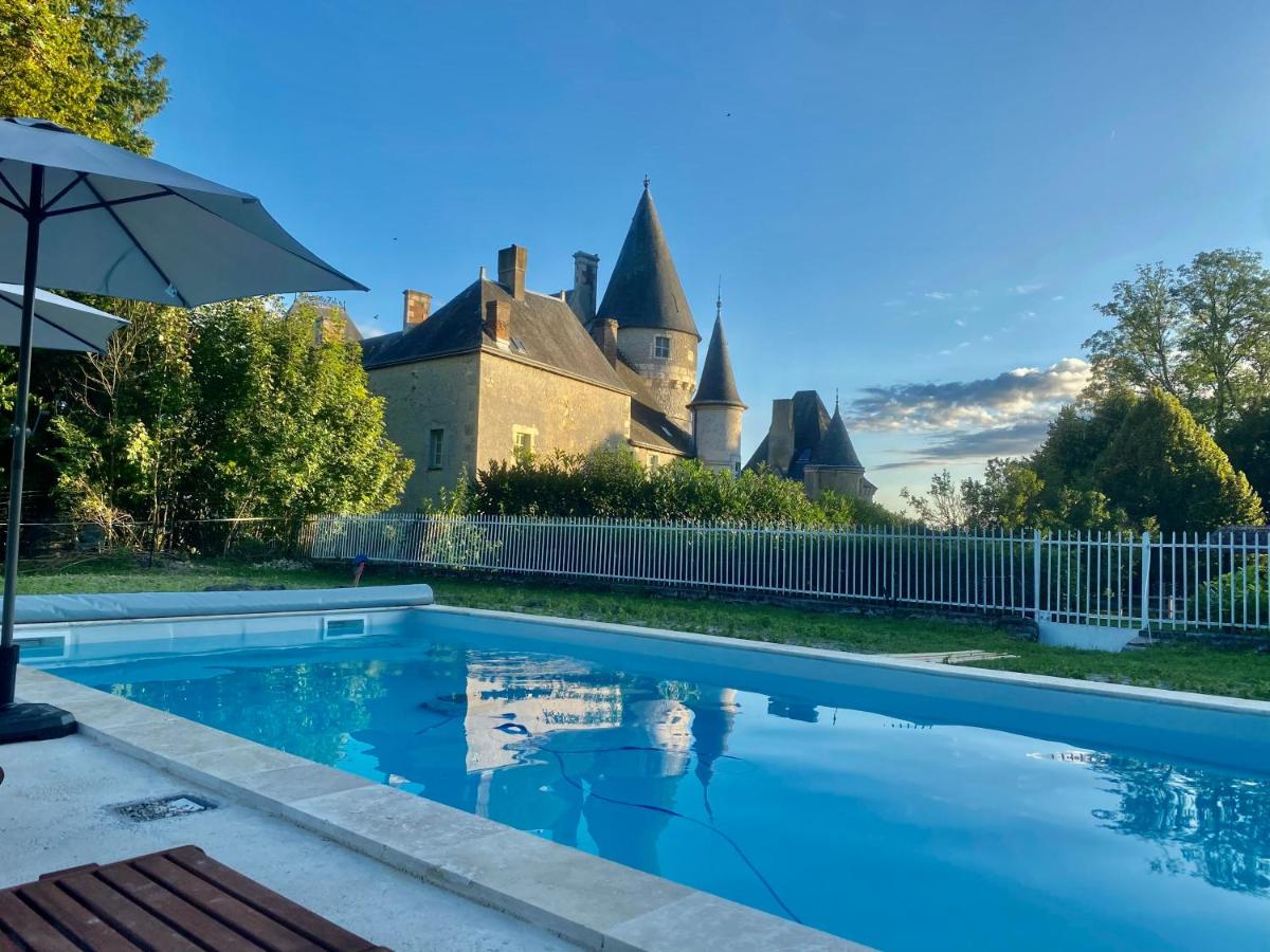 Château des Feugerets view 4