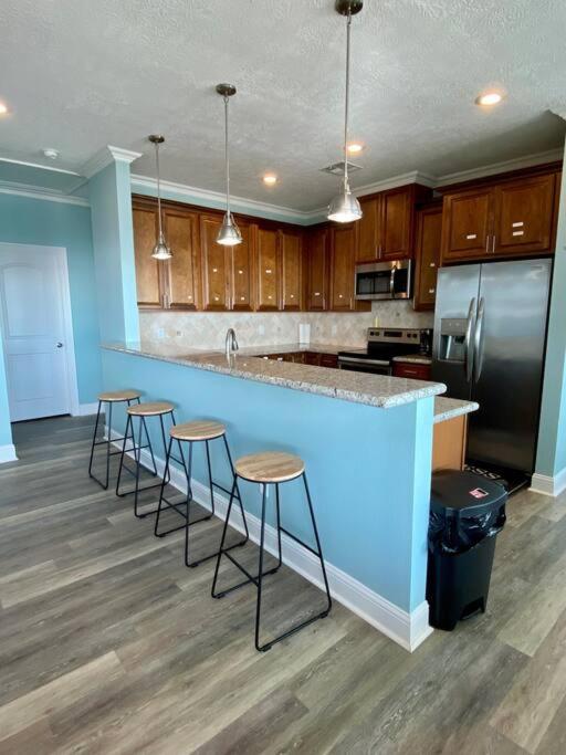 OceanFront home near HollyBeach