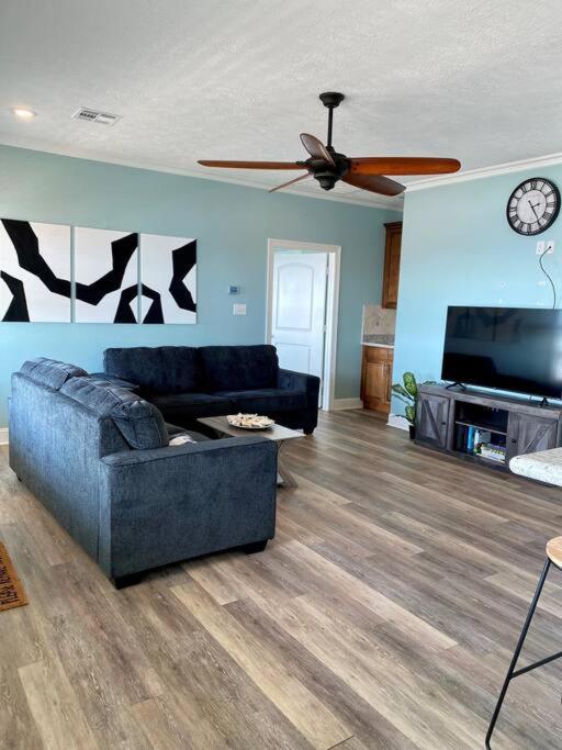 OceanFront home near HollyBeach