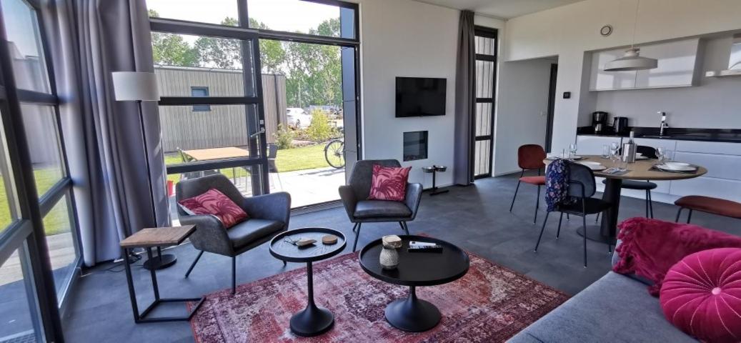 Enkhuizer Strand Chalet Aiwenore Dritte Reihe mit Zaun Haus Nr 246 view 5