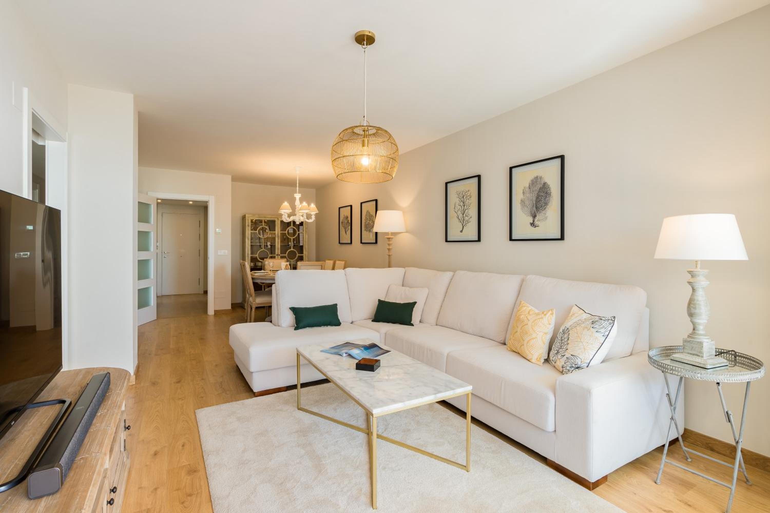 Family apartment in Malaga next to the beach