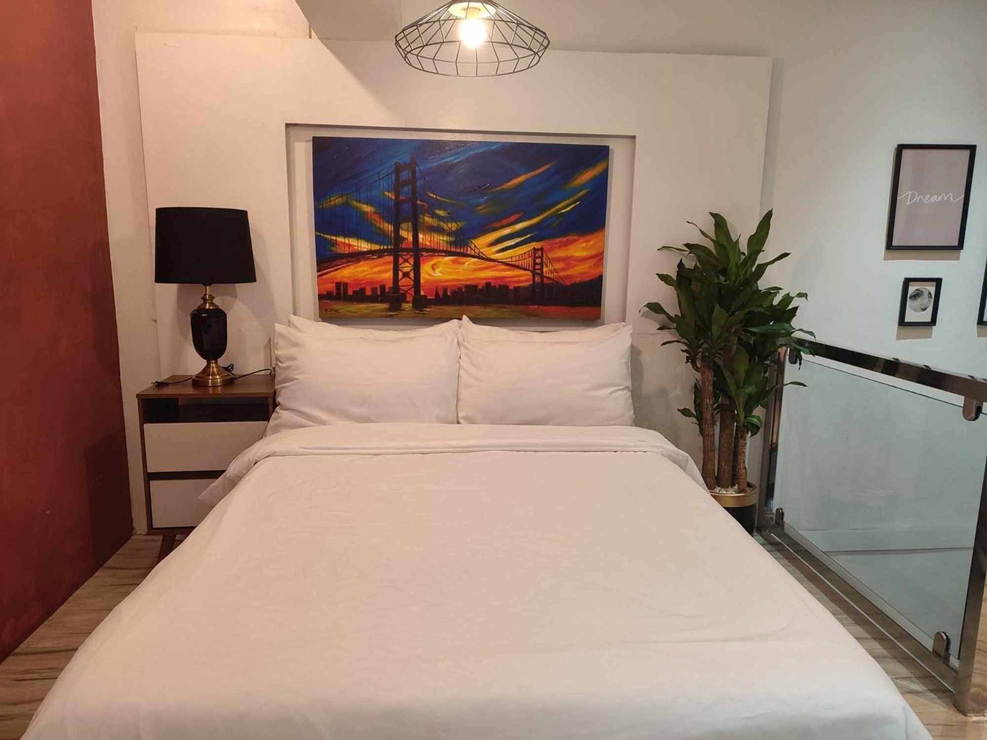 L1 Twin Bed Staycation in Bonifacio Global City view 3