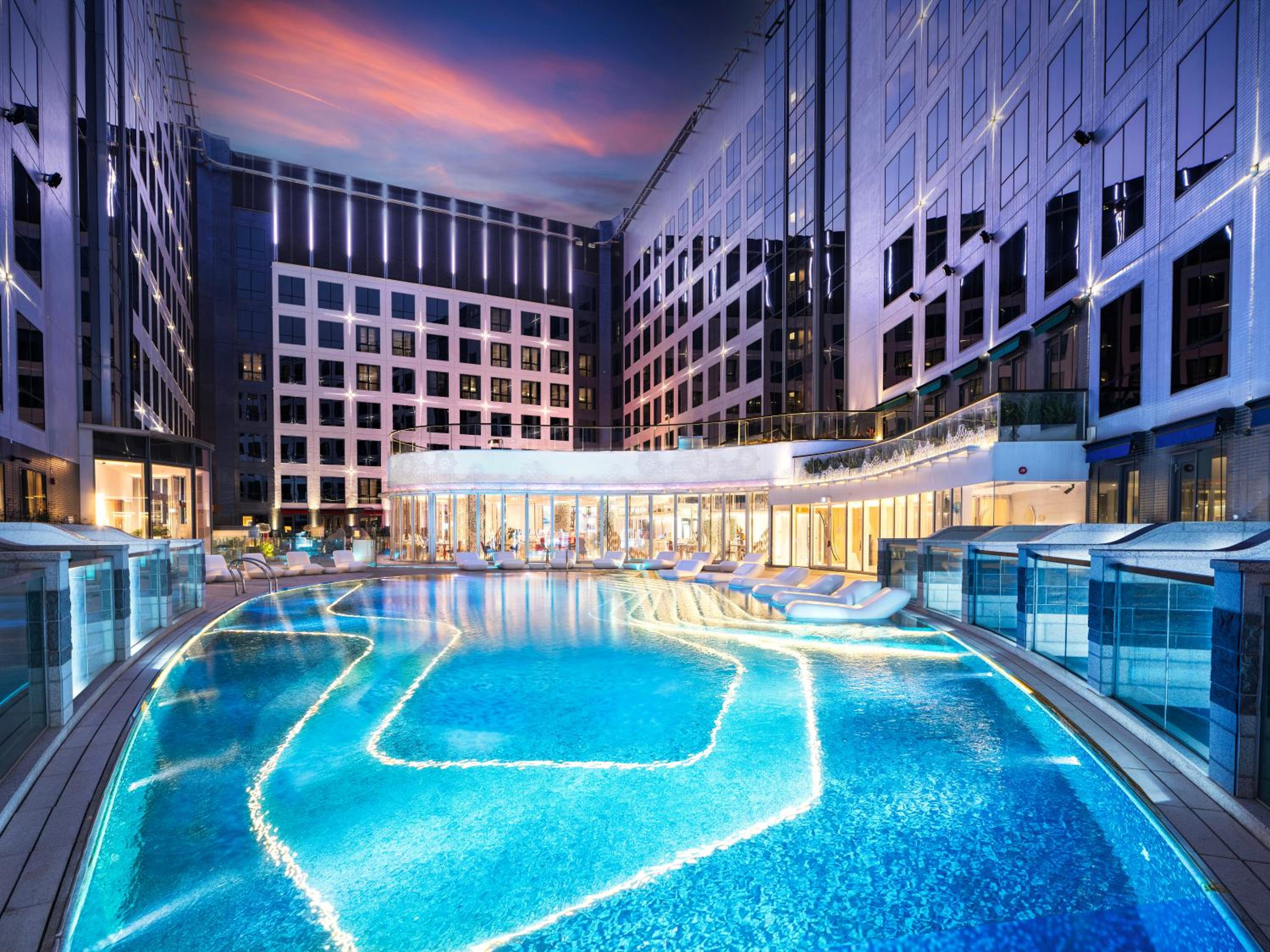 Regala Skycity Hotel by Regal Hotels