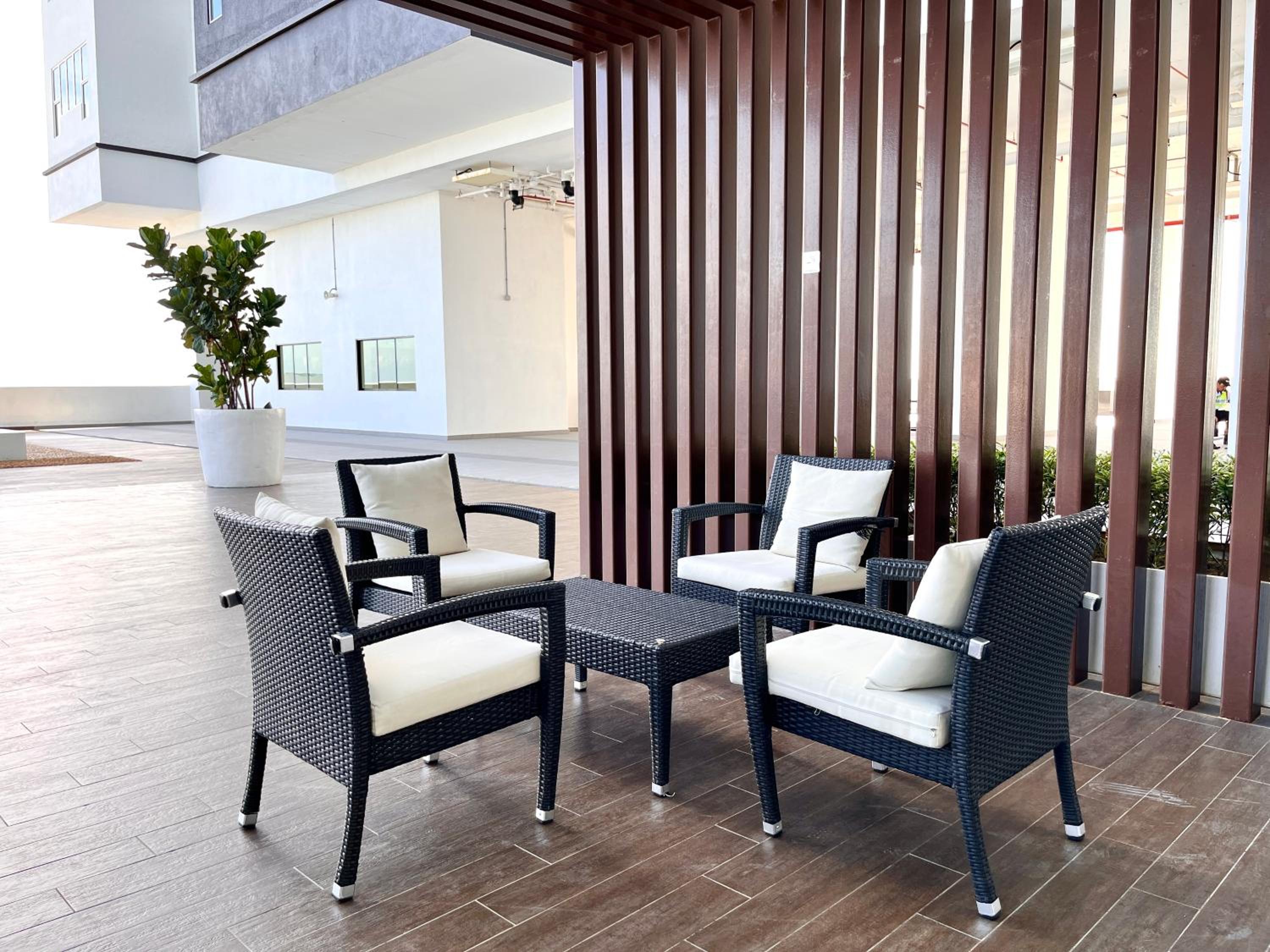 Serenity in the City: Stylish with Panoramic Views photo 5