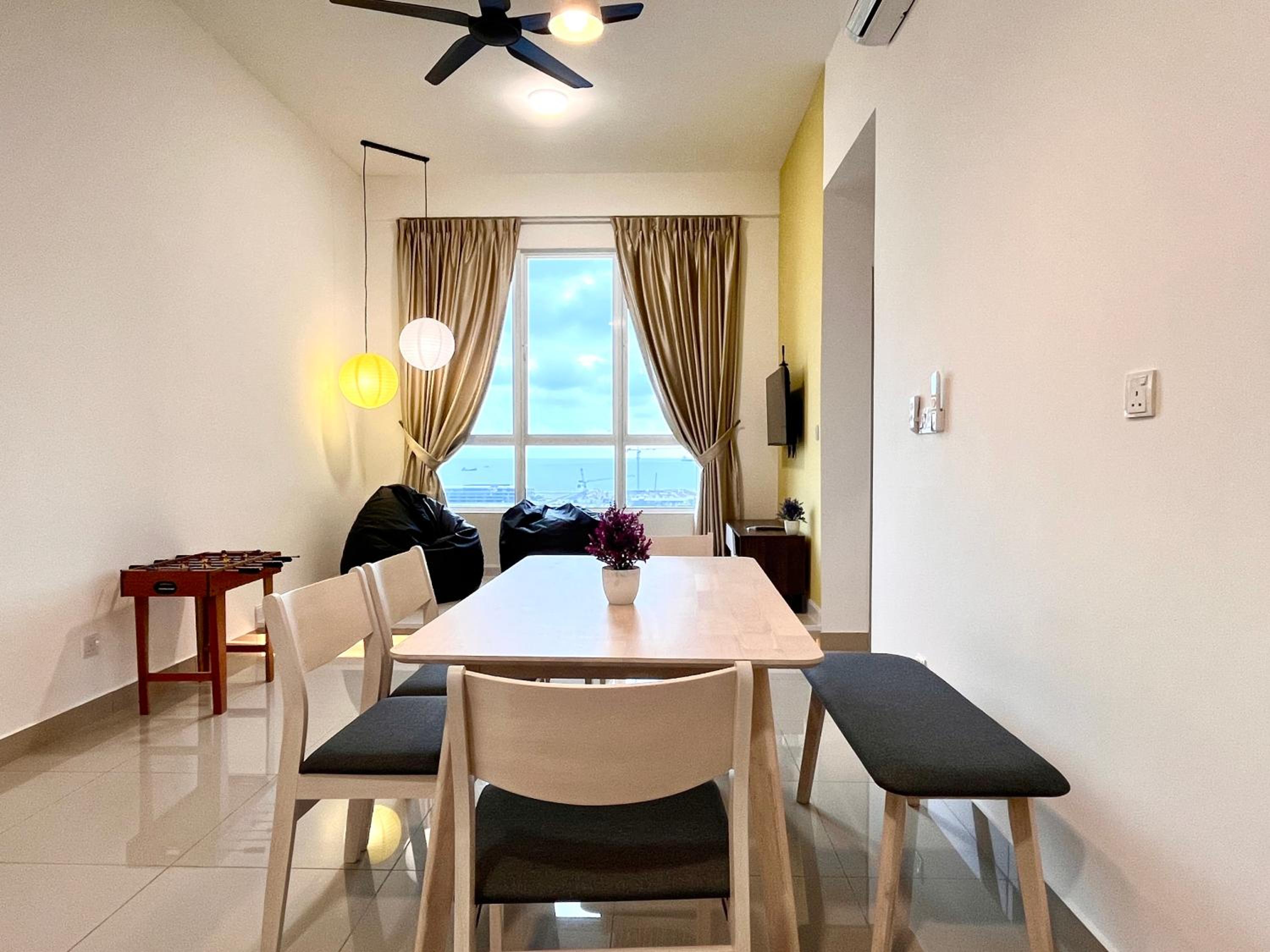 Serenity in the City: Stylish with Panoramic Views photo 6