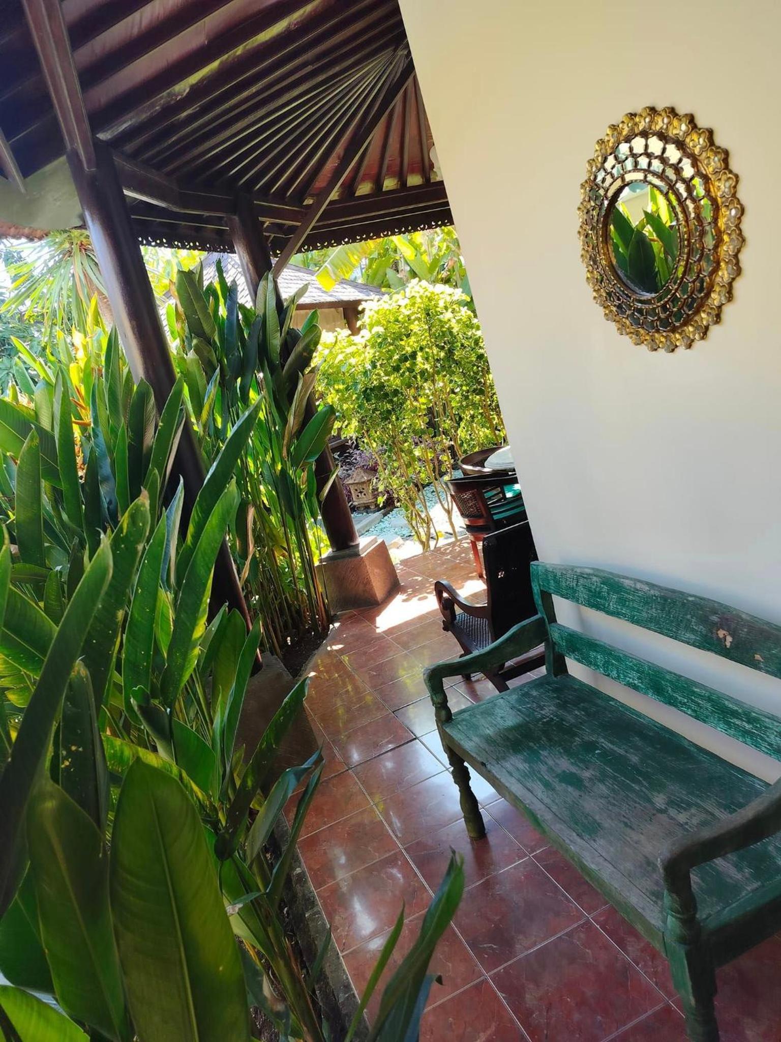 Villa Layang Bulan a homey guesthouse near the beach in North Kuta