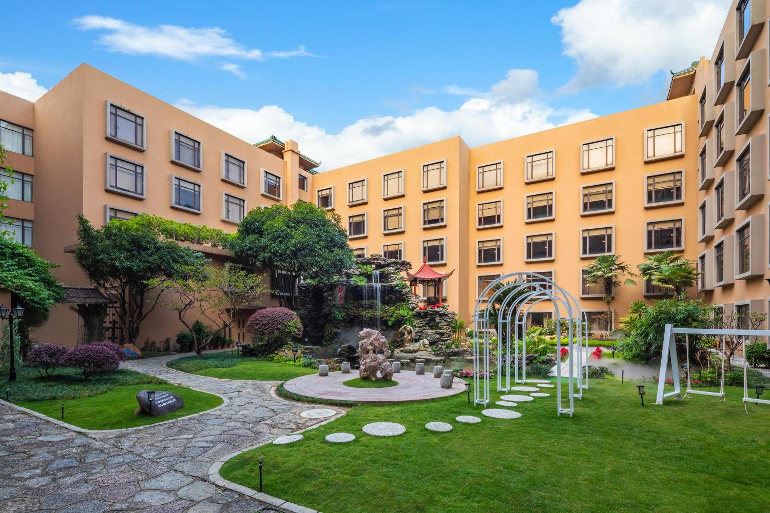 Sheraton Guilin Hotel - Image 2